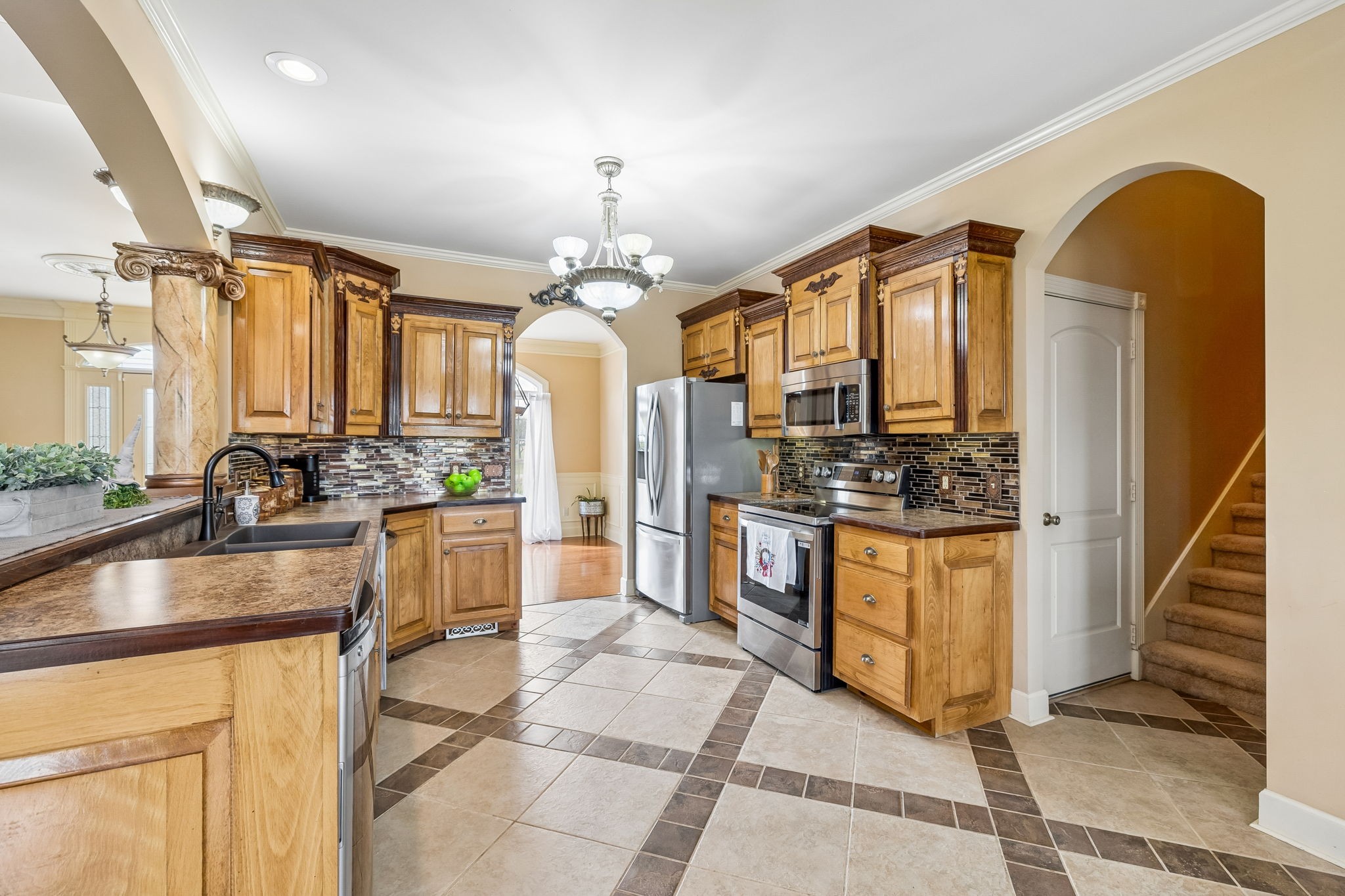 1011 Robertson Rd