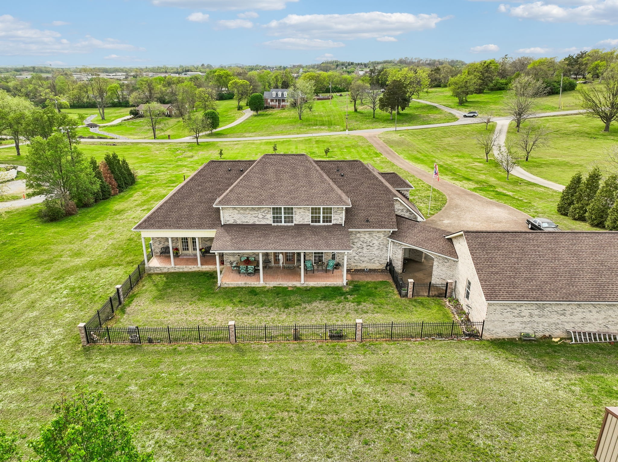 1011 Robertson Rd