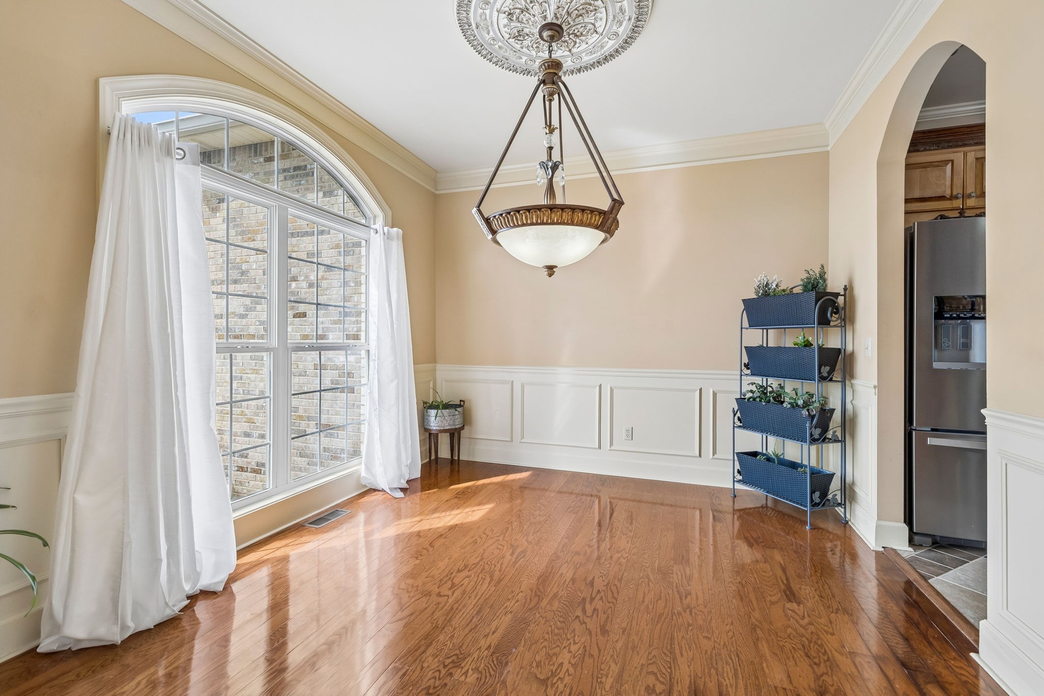 1011 Robertson Rd