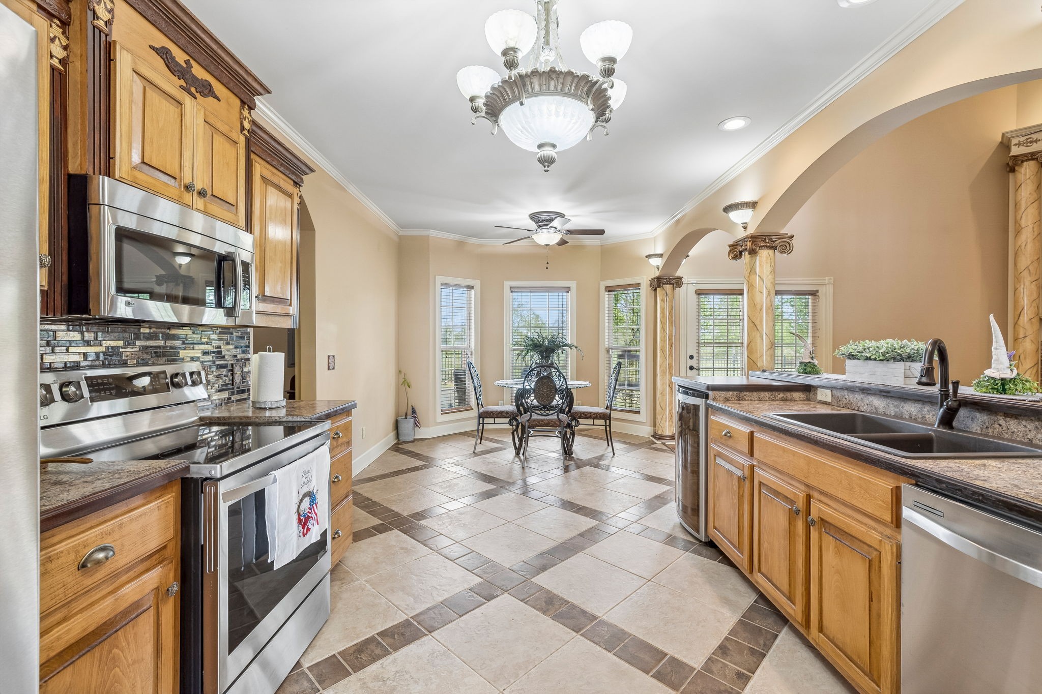 1011 Robertson Rd
