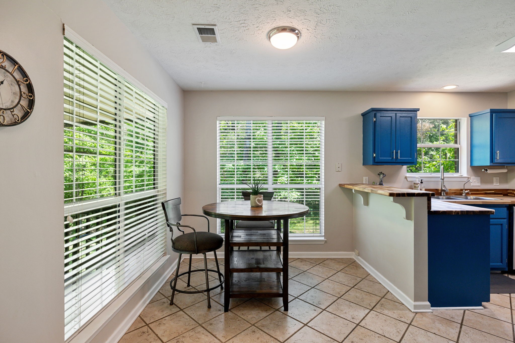 4146 Elizabeth Dr