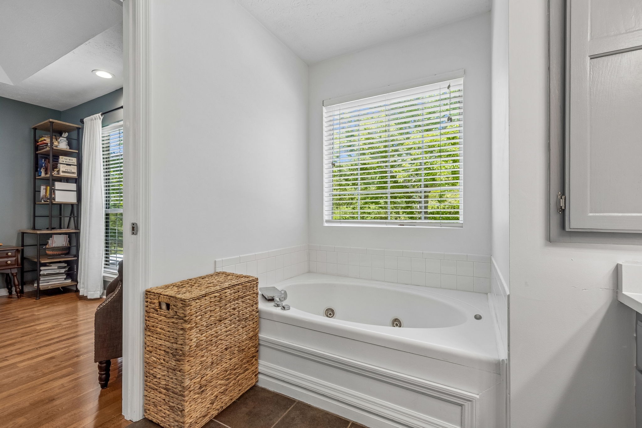 4146 Elizabeth Dr