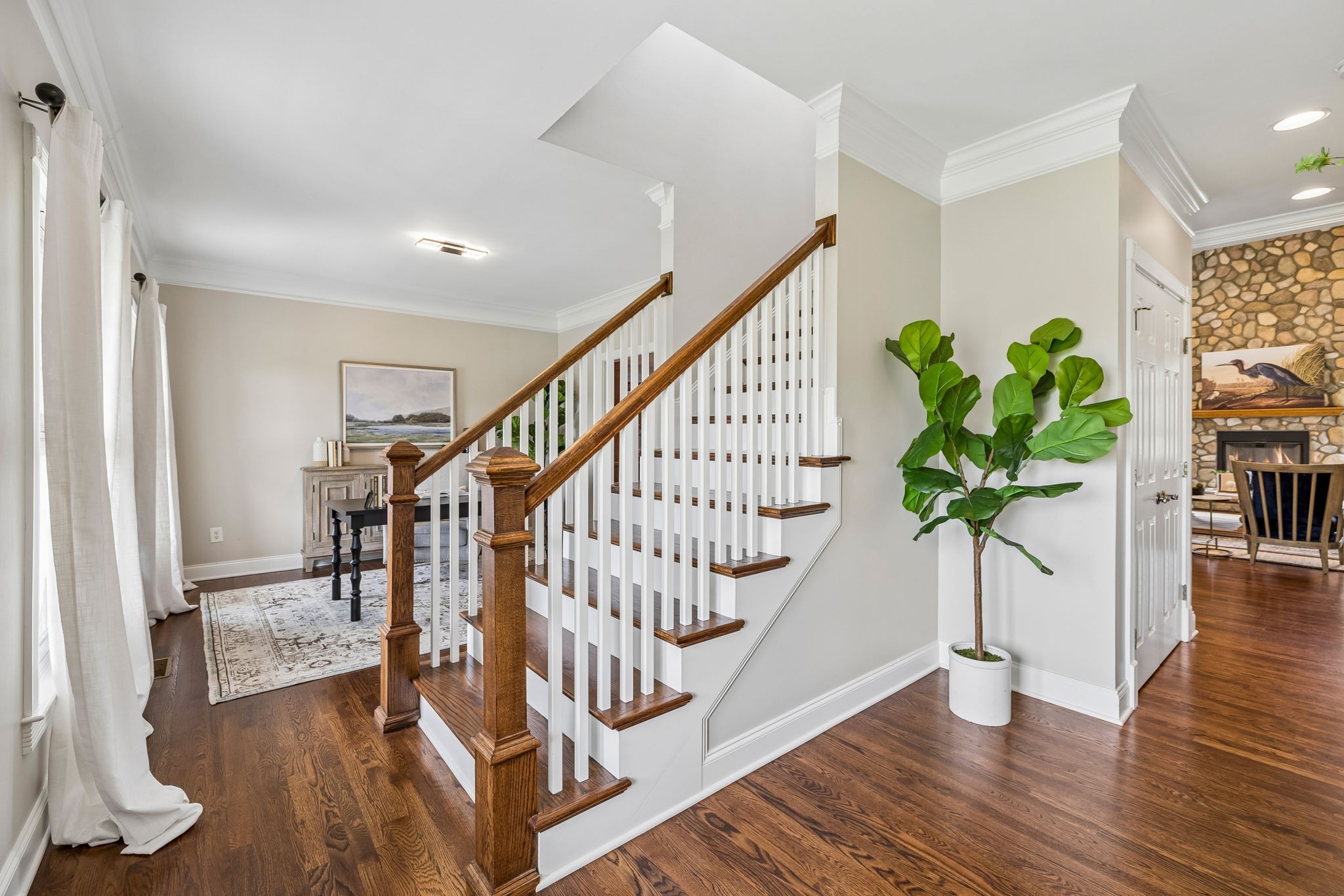 2801 Buckner Ln