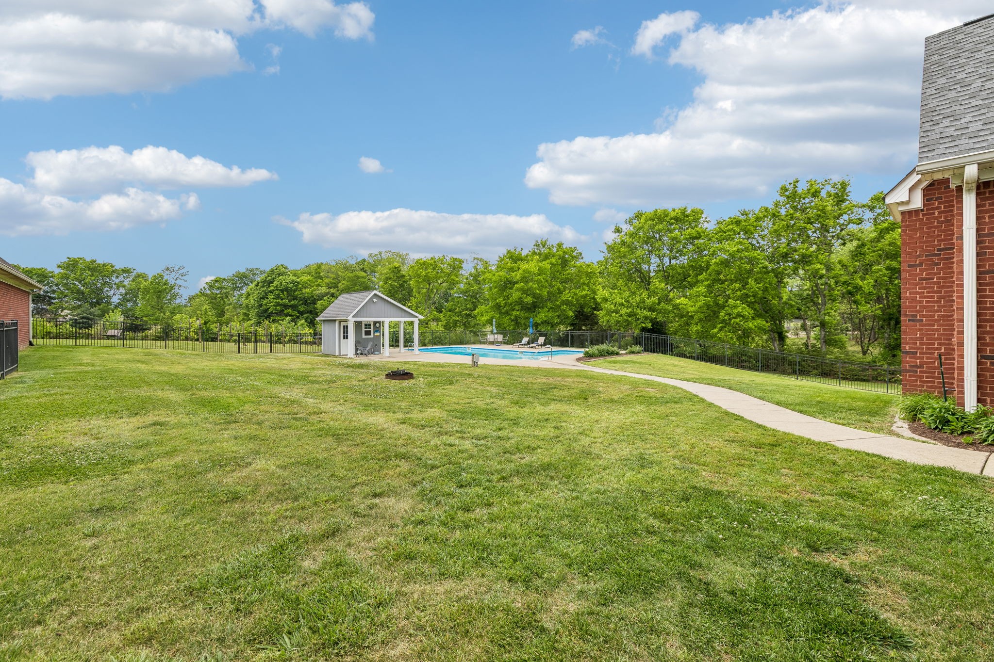 2801 Buckner Ln