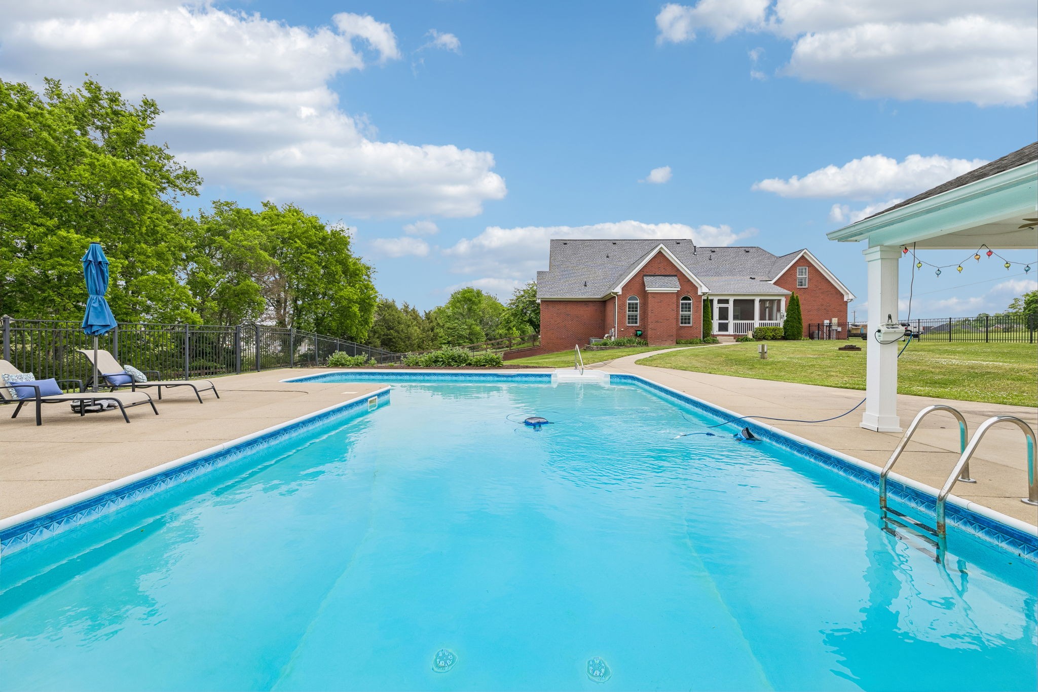 2801 Buckner Ln