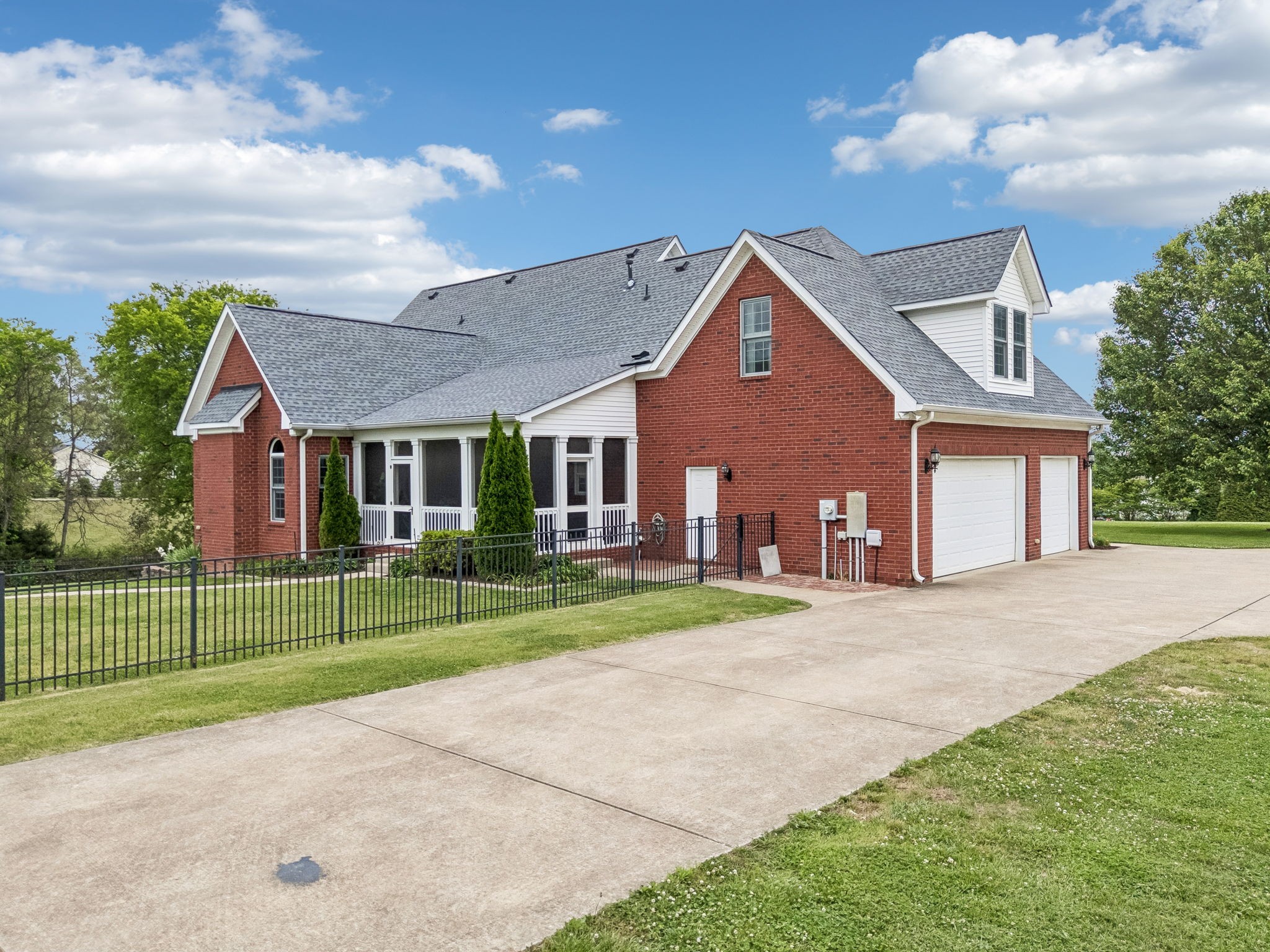 2801 Buckner Ln