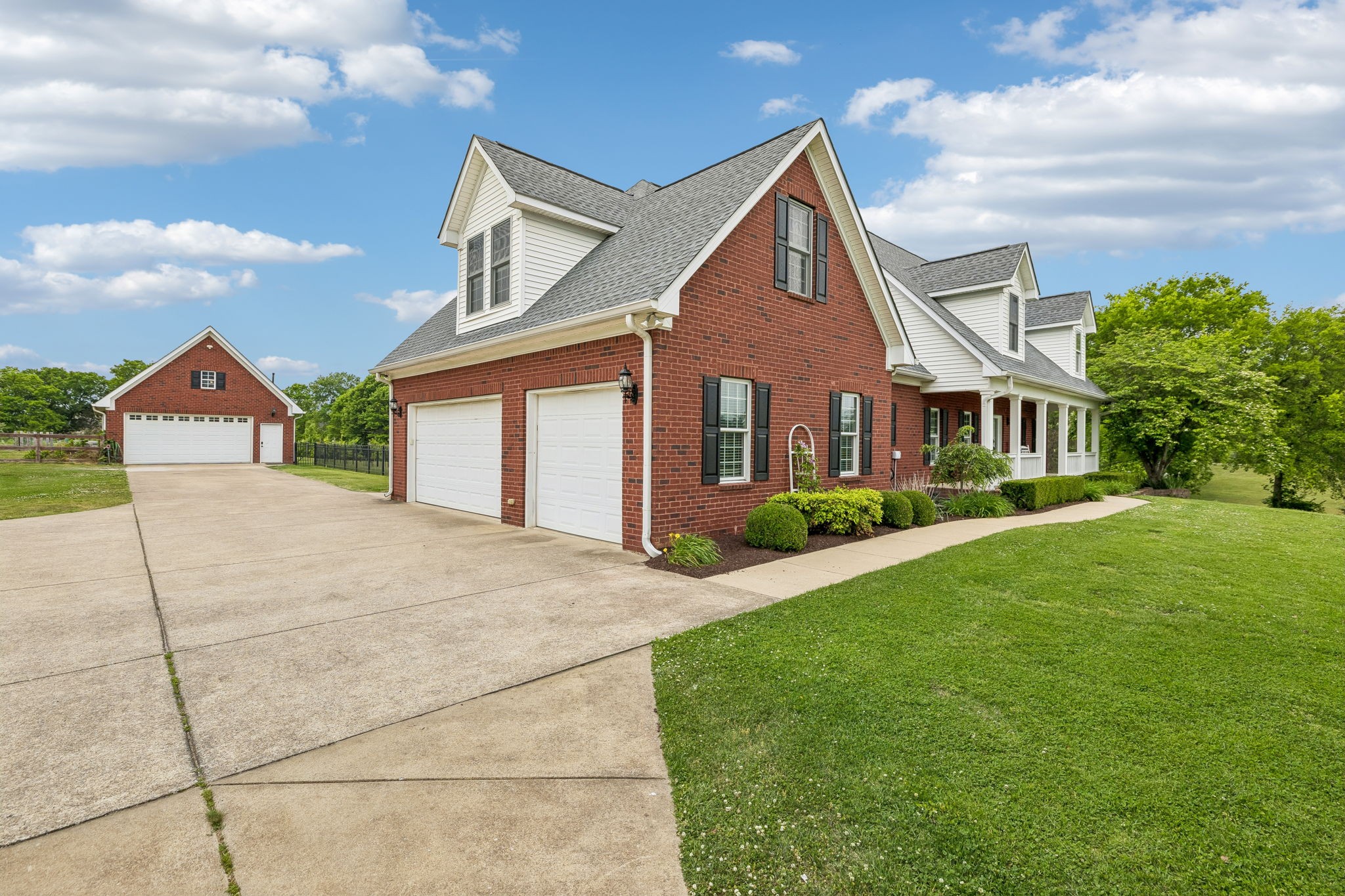 2801 Buckner Ln