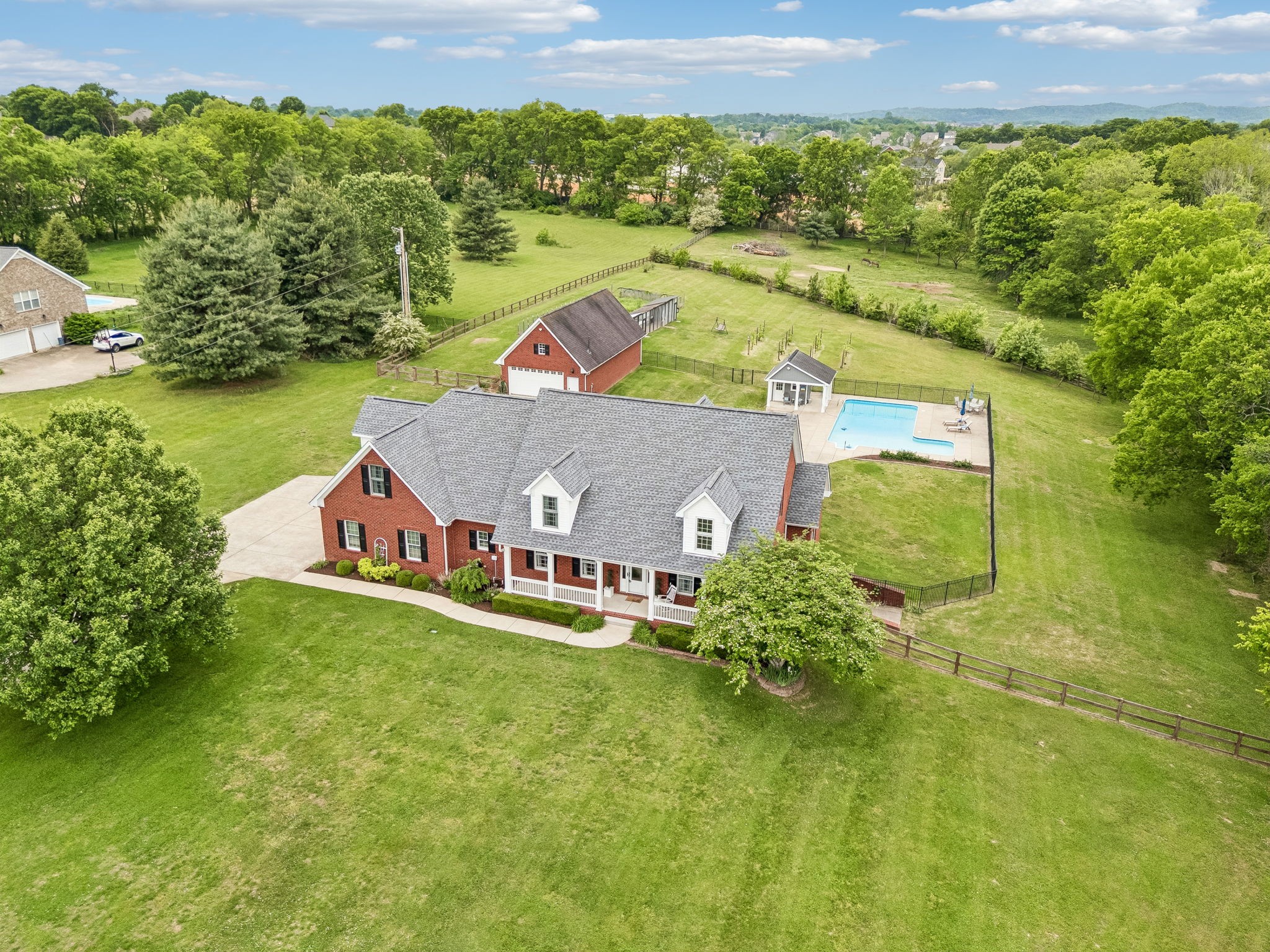 2801 Buckner Ln