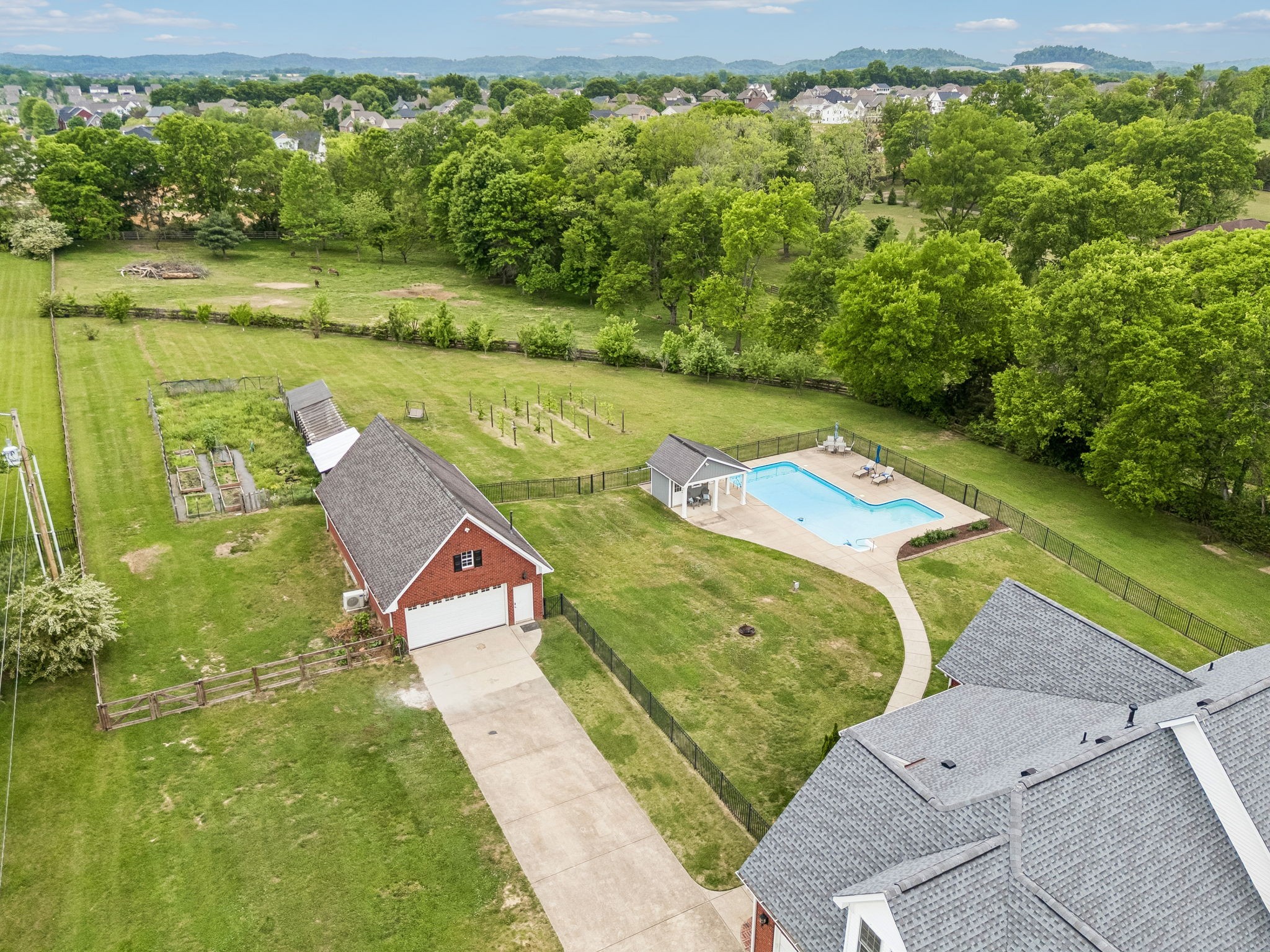 2801 Buckner Ln
