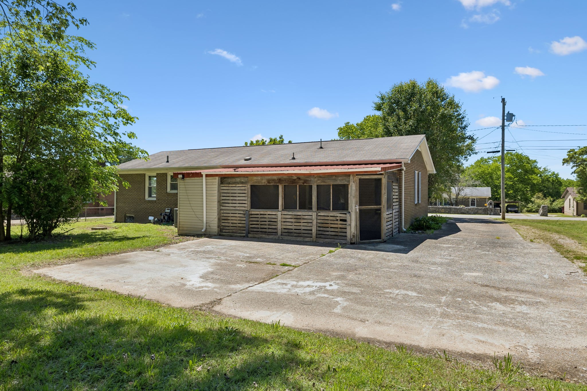 106 Oak Park Dr