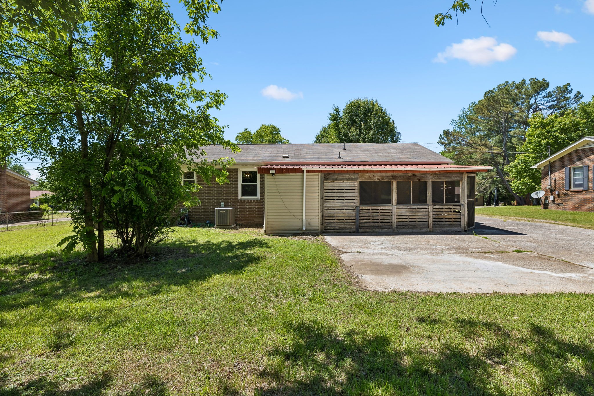 106 Oak Park Dr