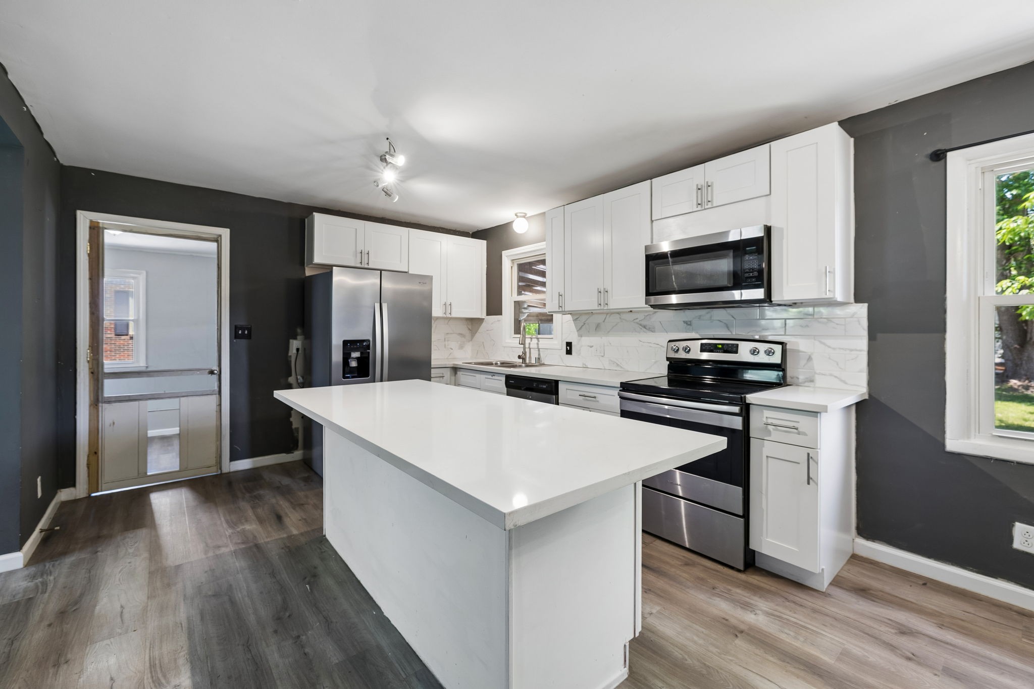 106 Oak Park Dr