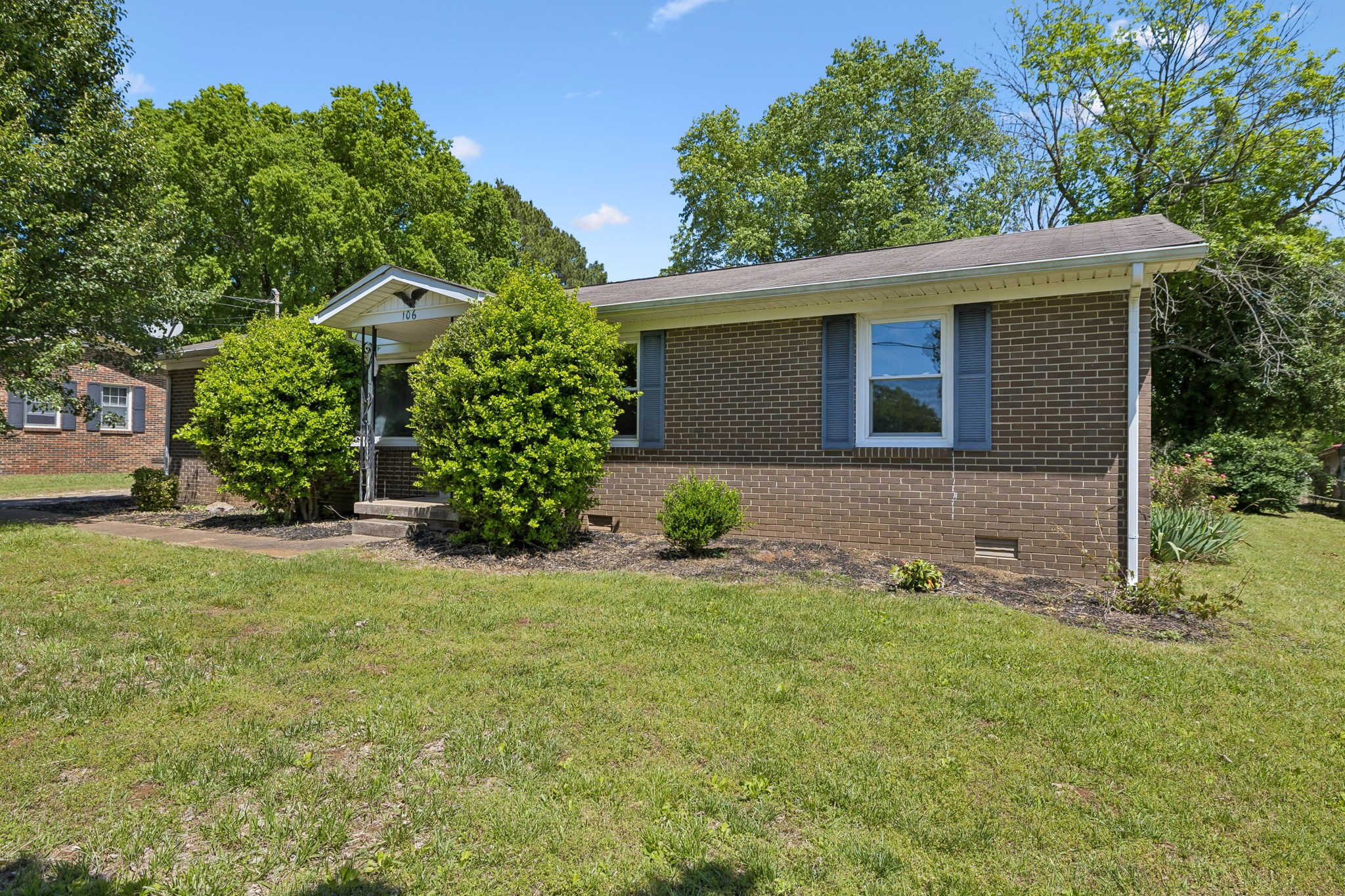 106 Oak Park Dr