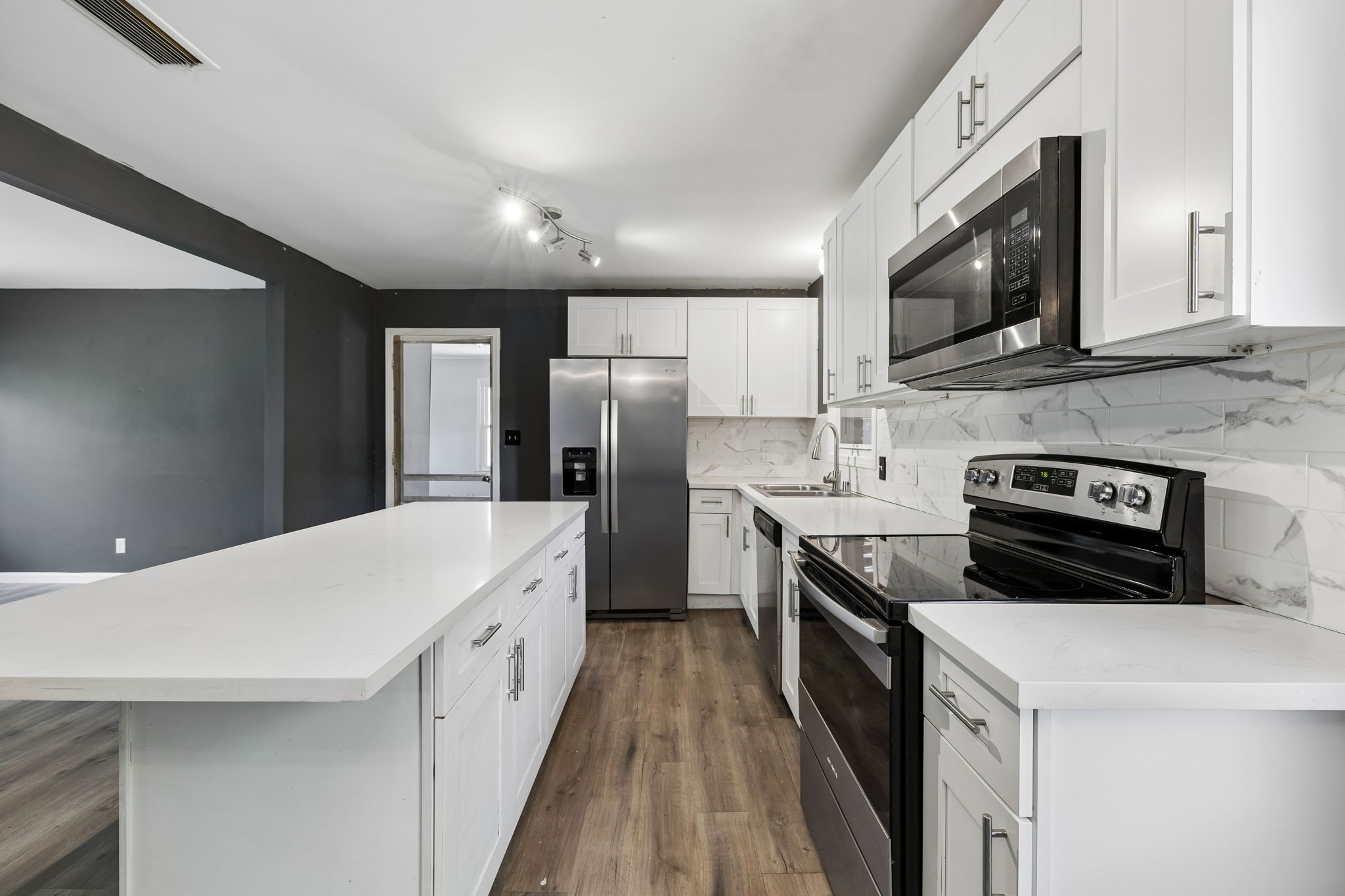106 Oak Park Dr