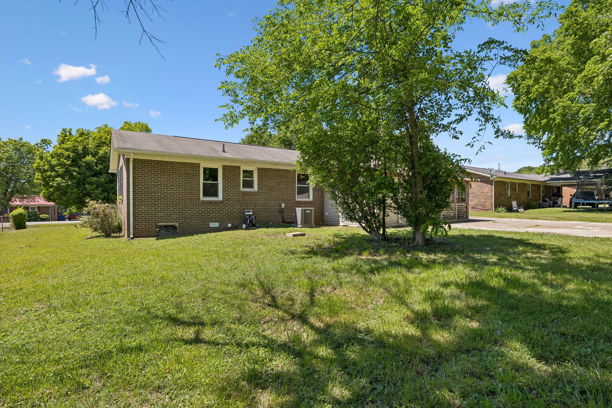 106 Oak Park Dr