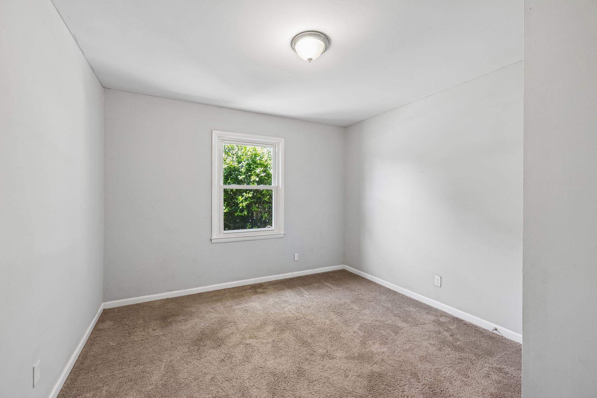 106 Oak Park Dr