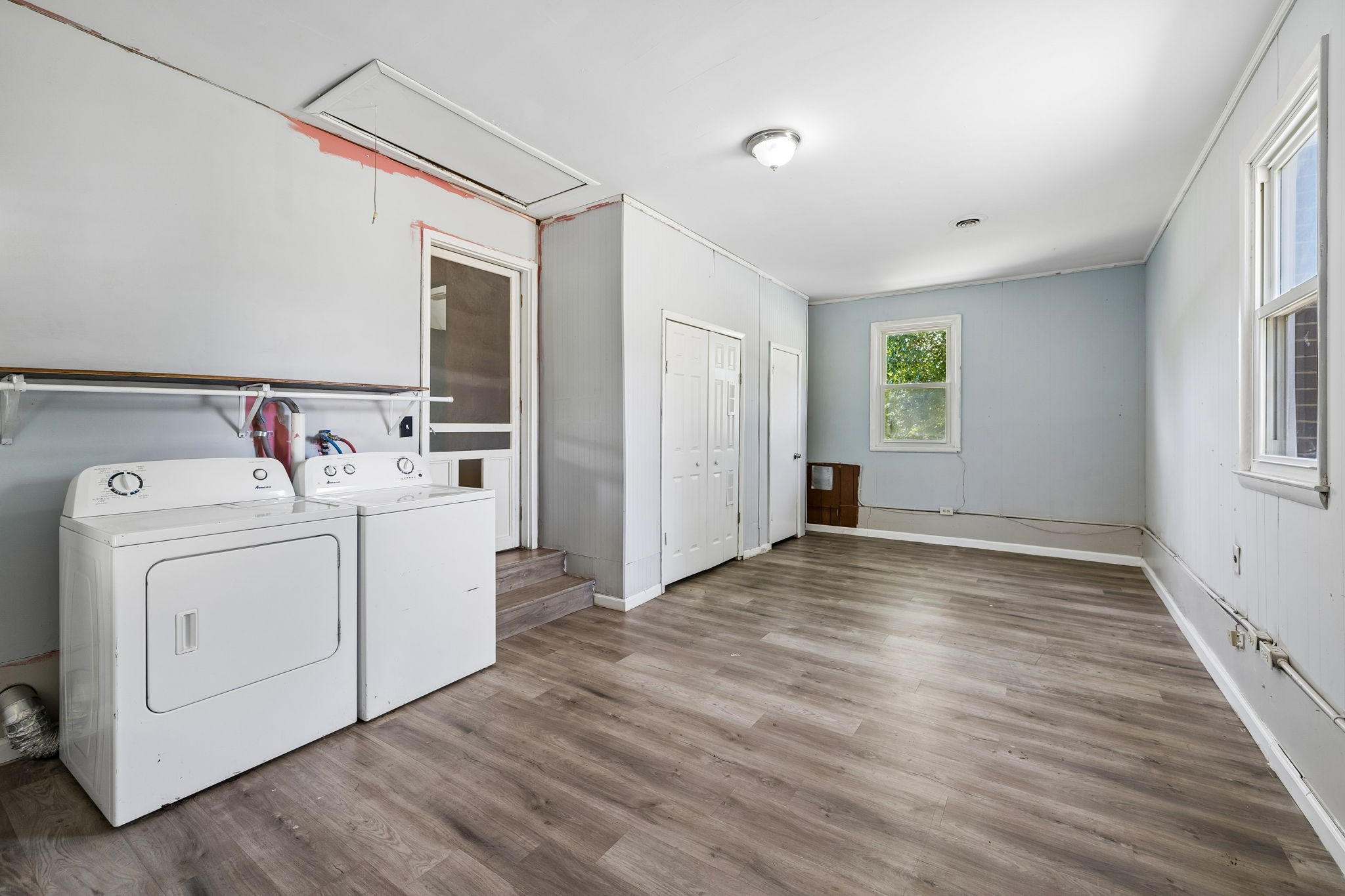 106 Oak Park Dr