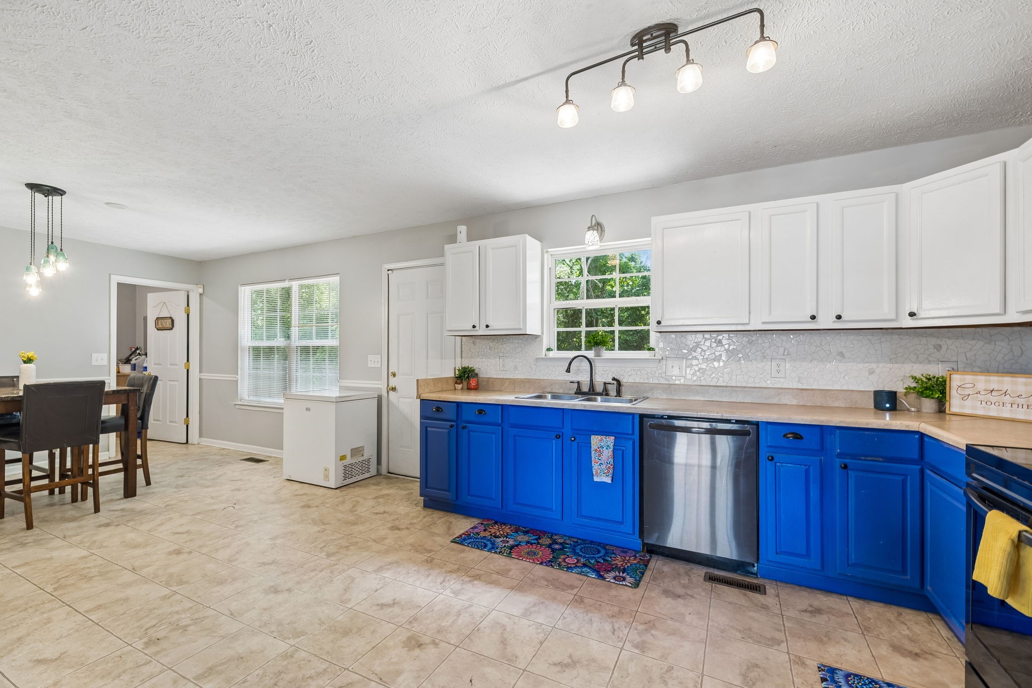 111 Ridgepark Ct