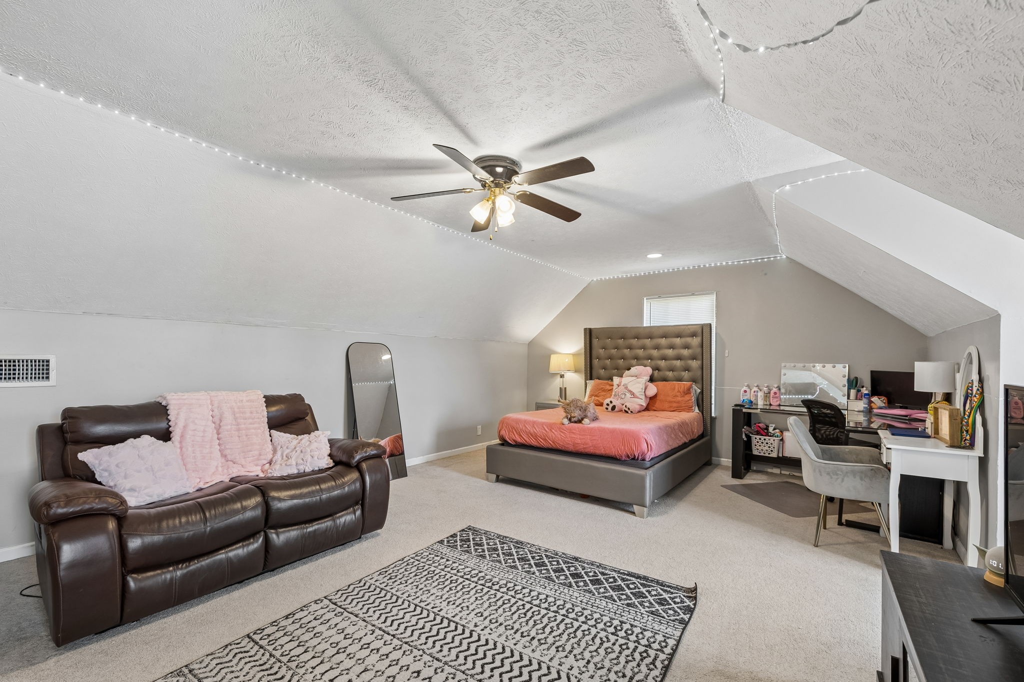 111 Ridgepark Ct
