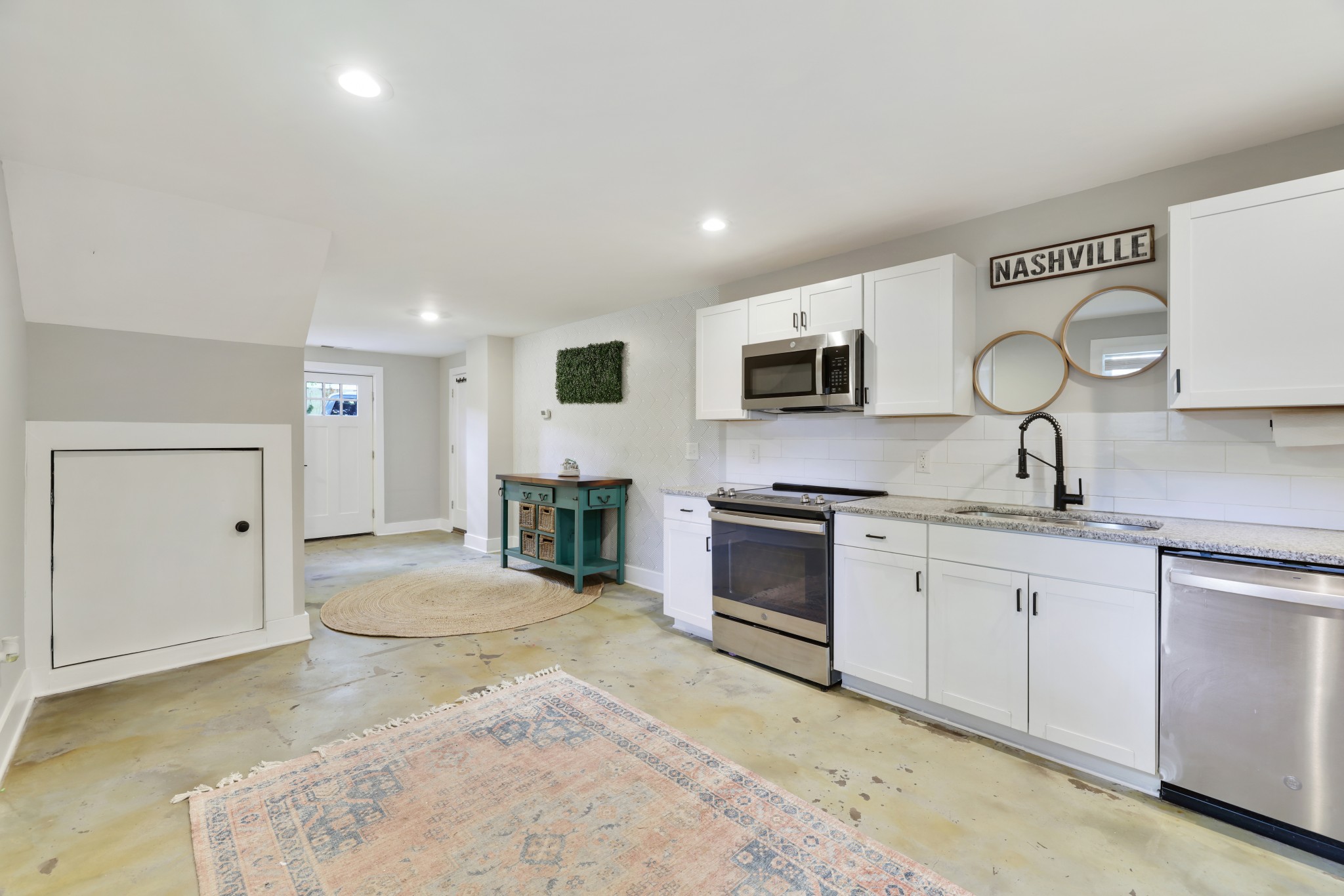 1408 Douglas Ave