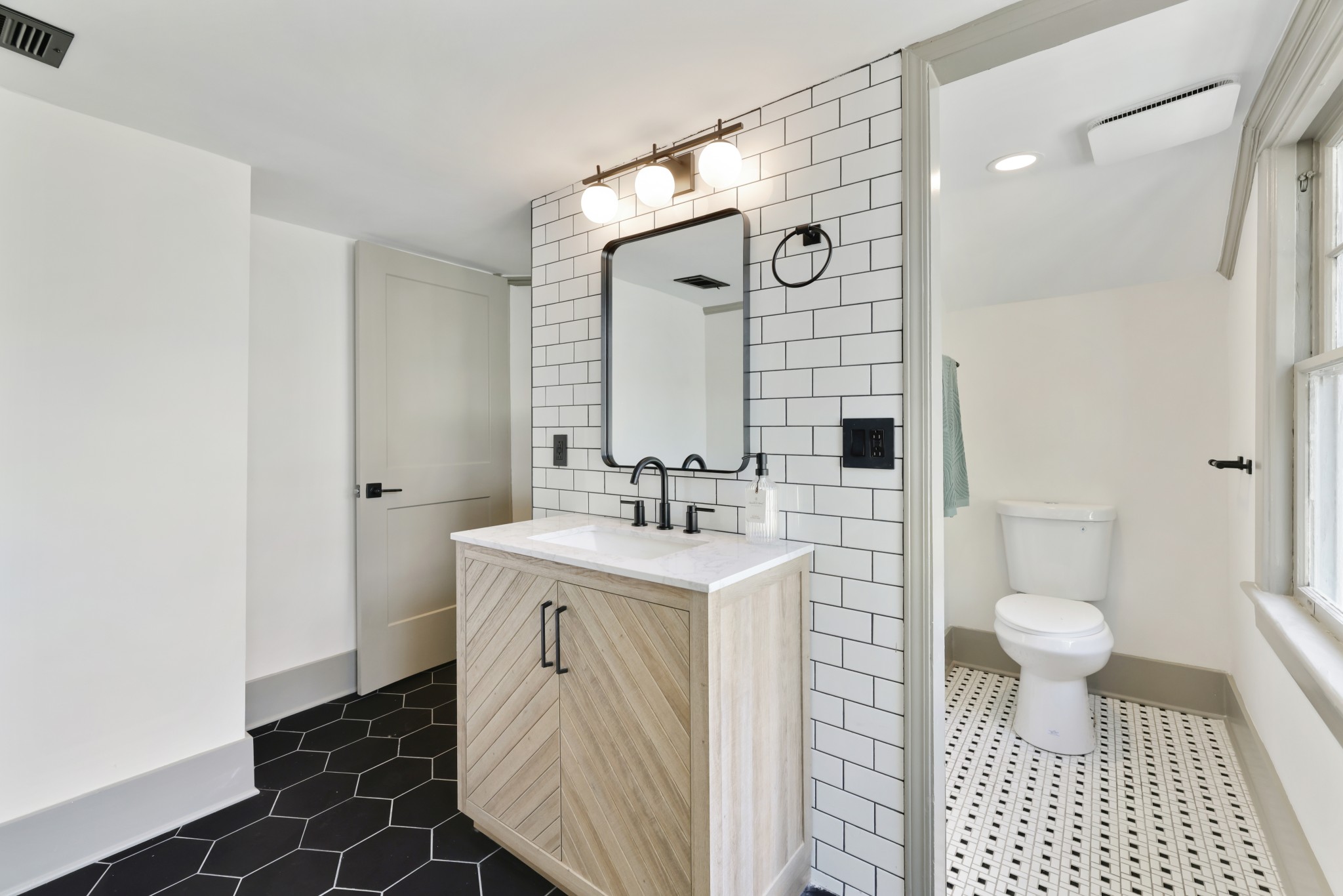 1408 Douglas Ave