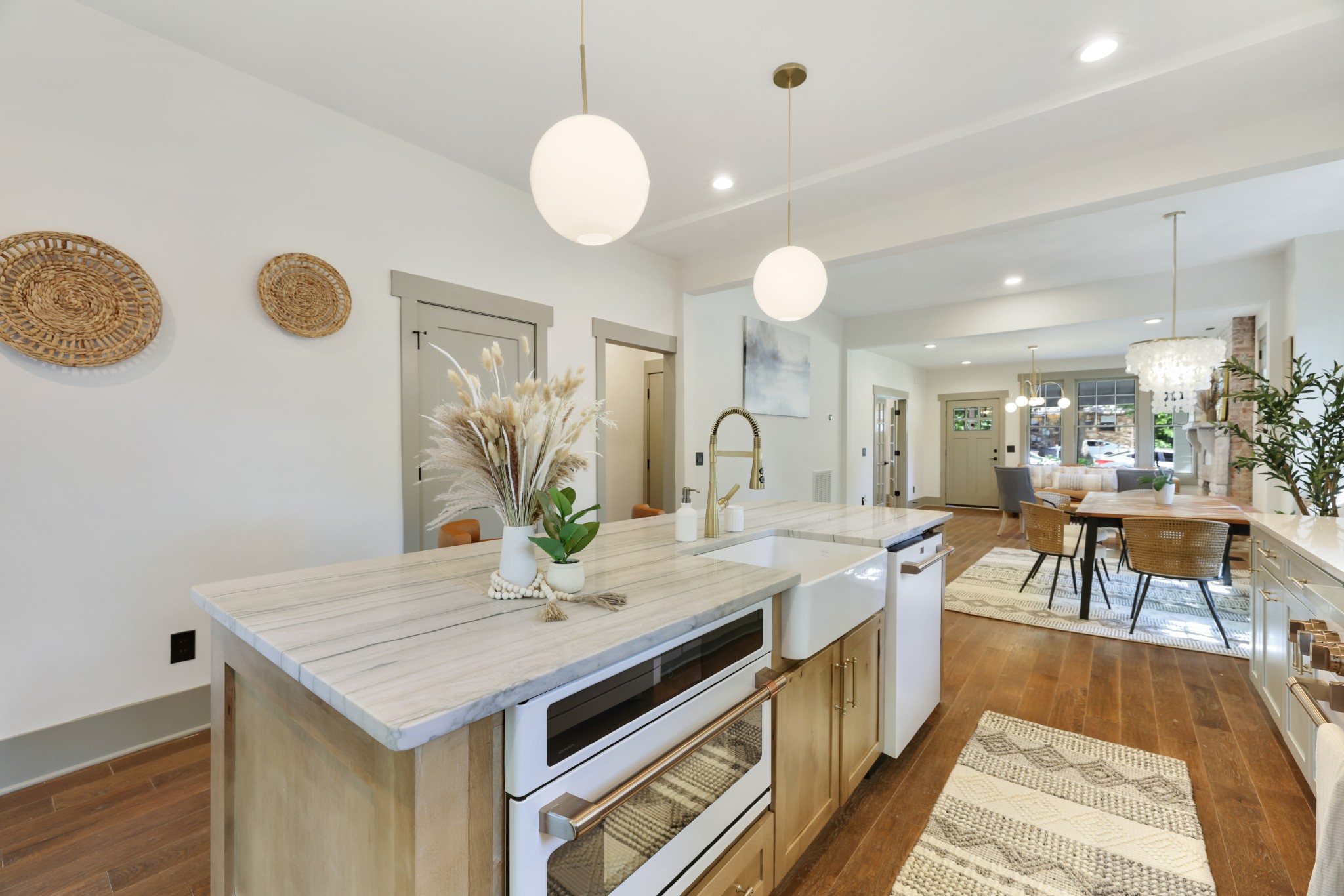1408 Douglas Ave