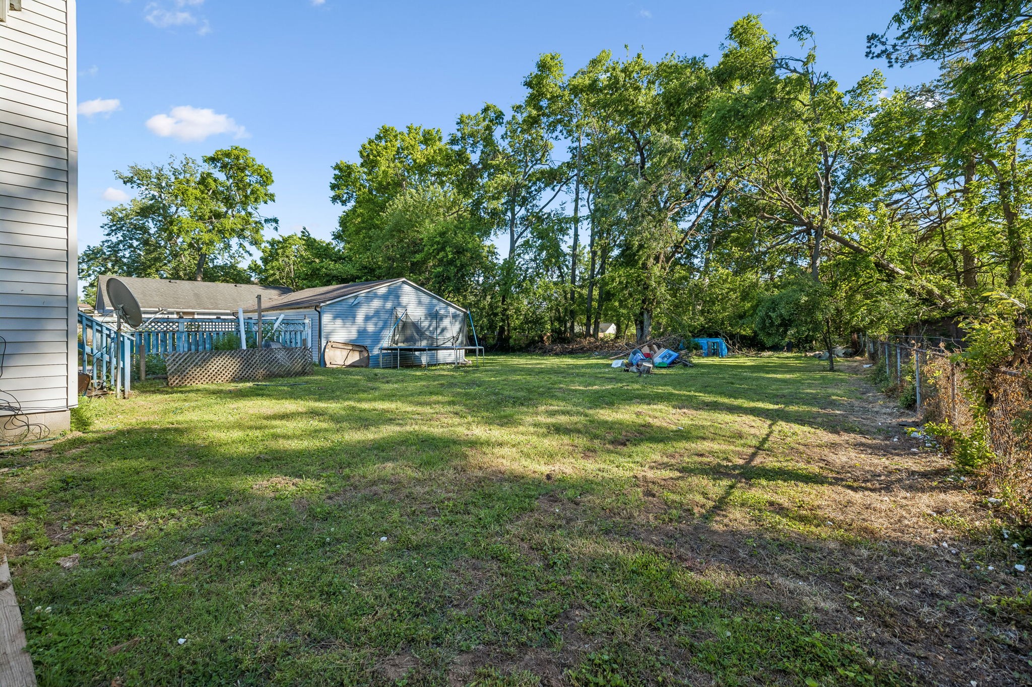 722 Robert Burns Dr