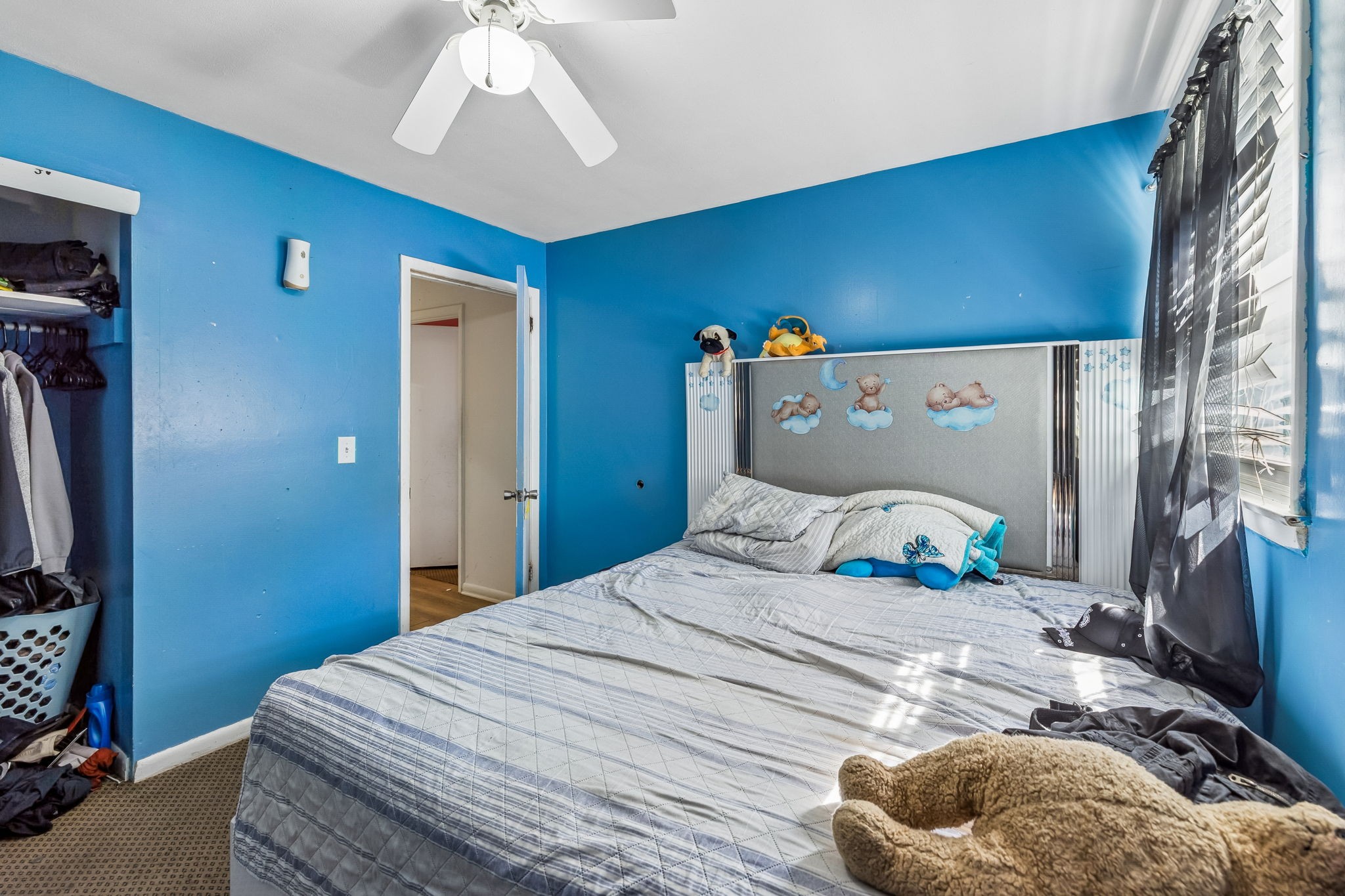 722 Robert Burns Dr