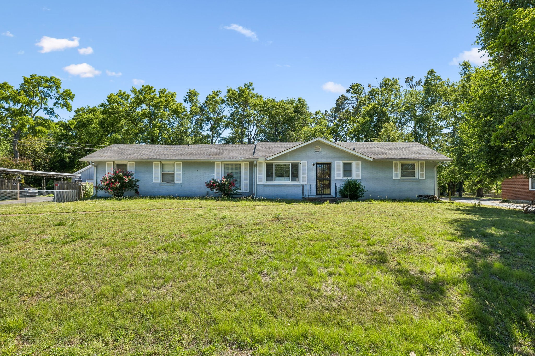 722 Robert Burns Dr