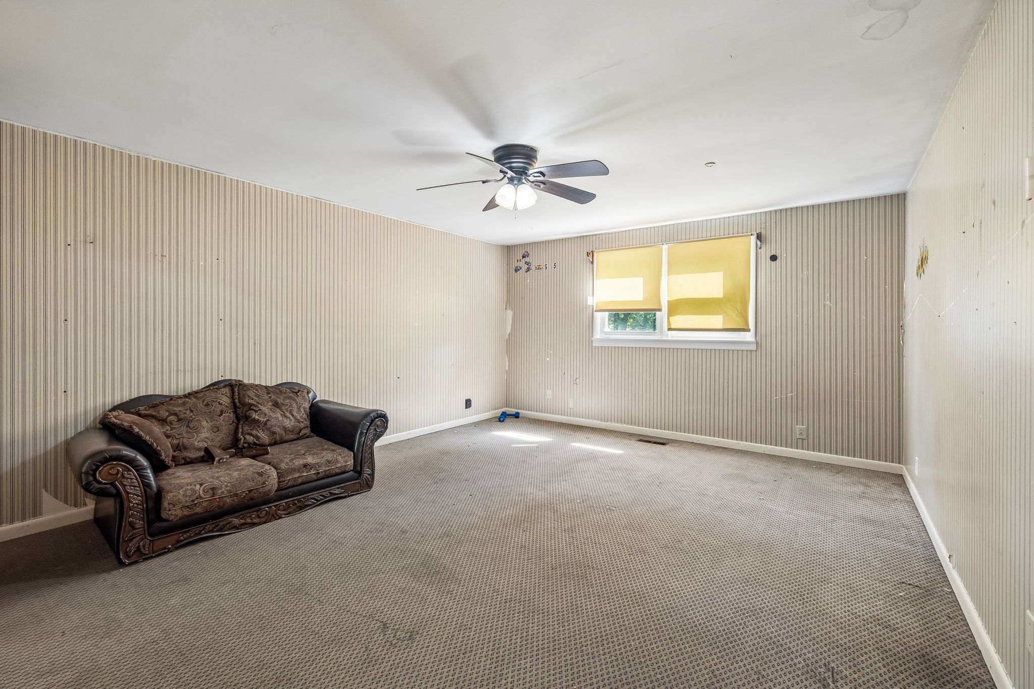722 Robert Burns Dr
