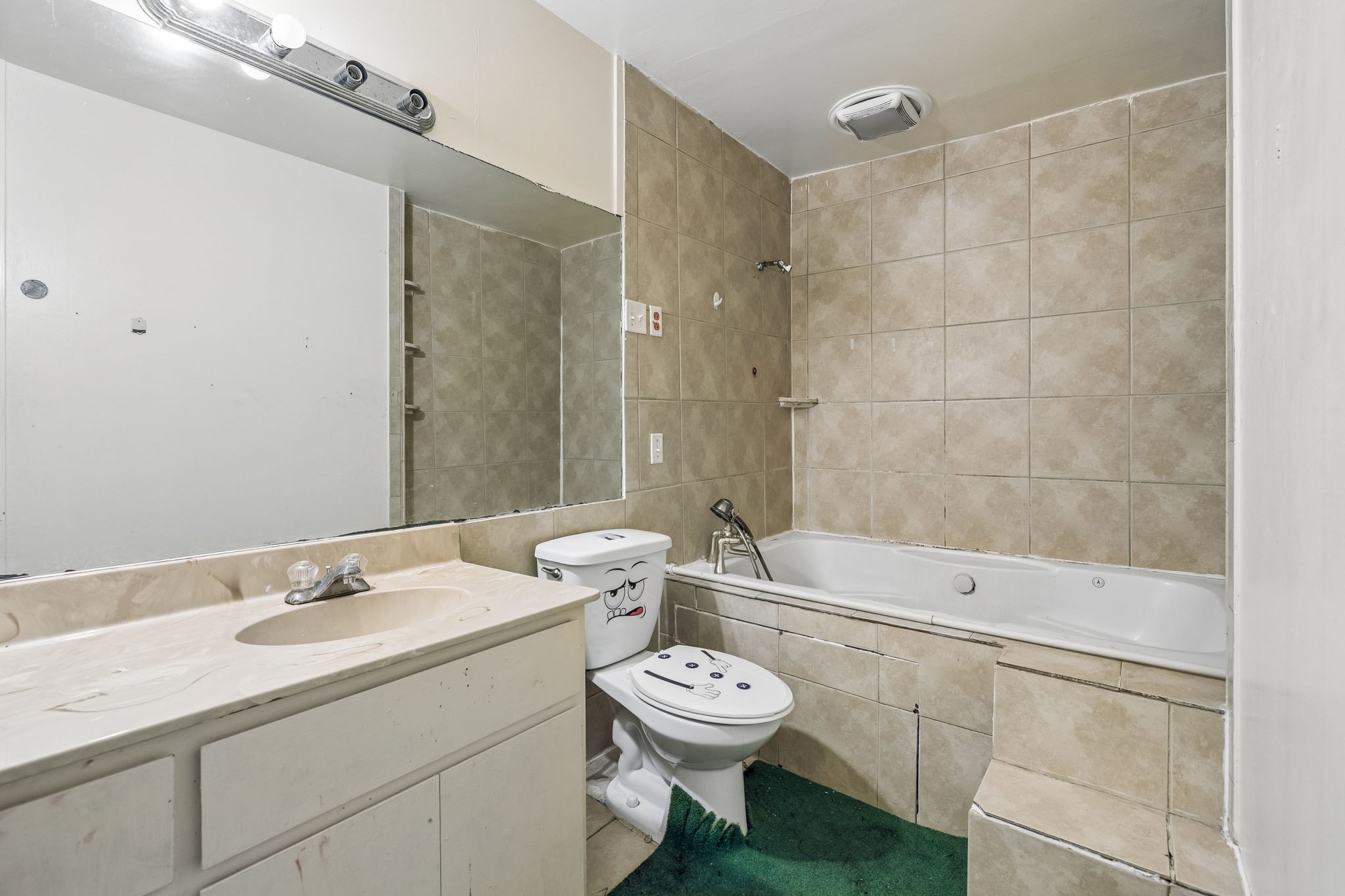 722 Robert Burns Dr