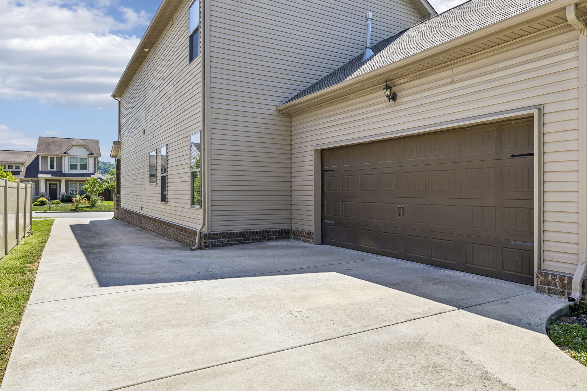 1649 Brockton Ln