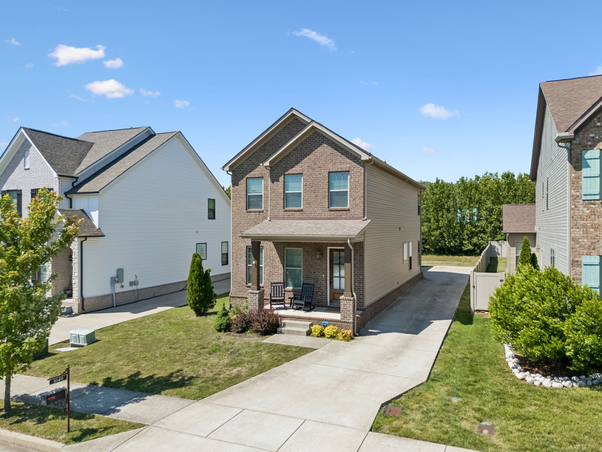 1649 Brockton Ln