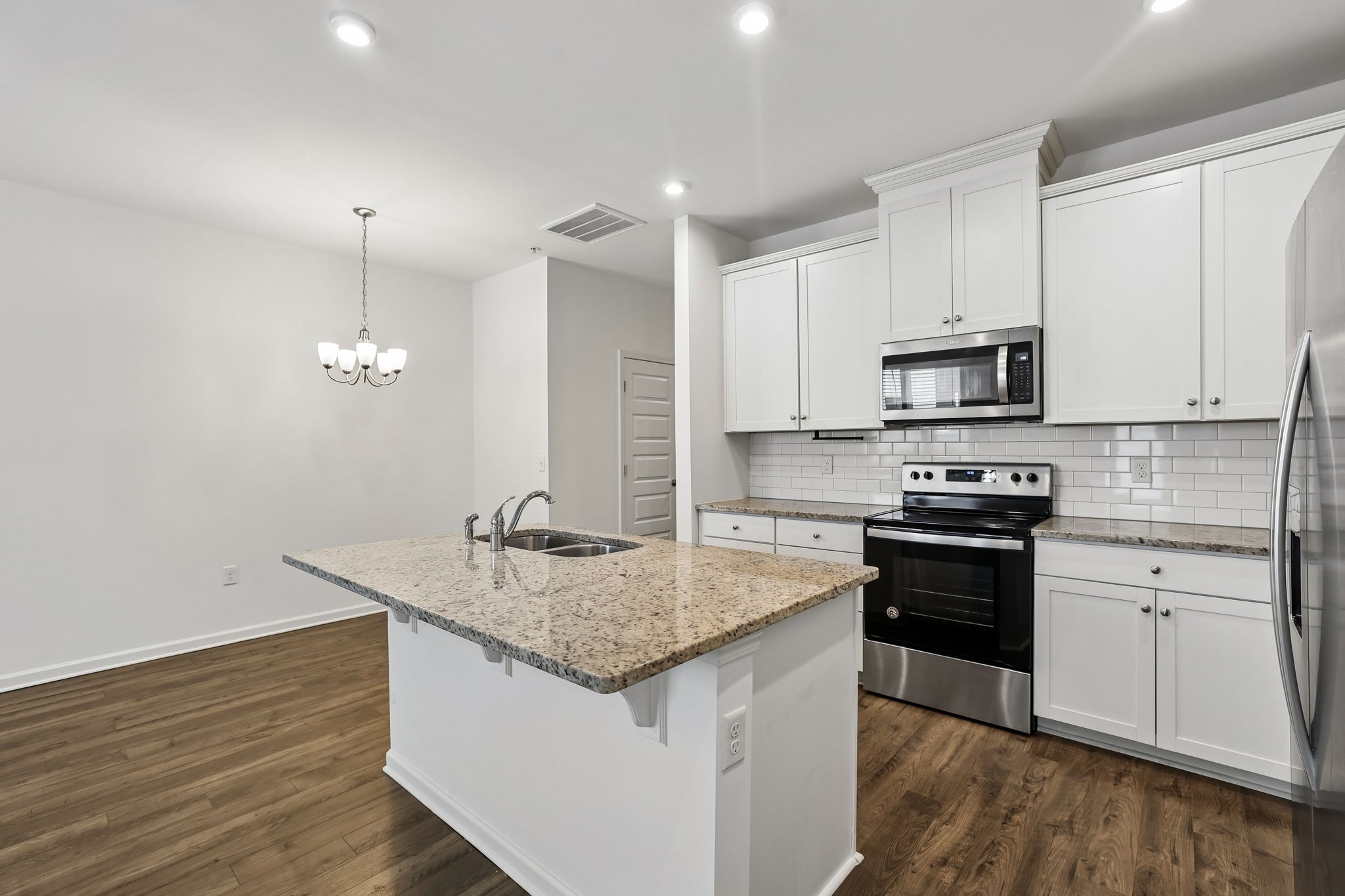 3307 Deerchase Cir