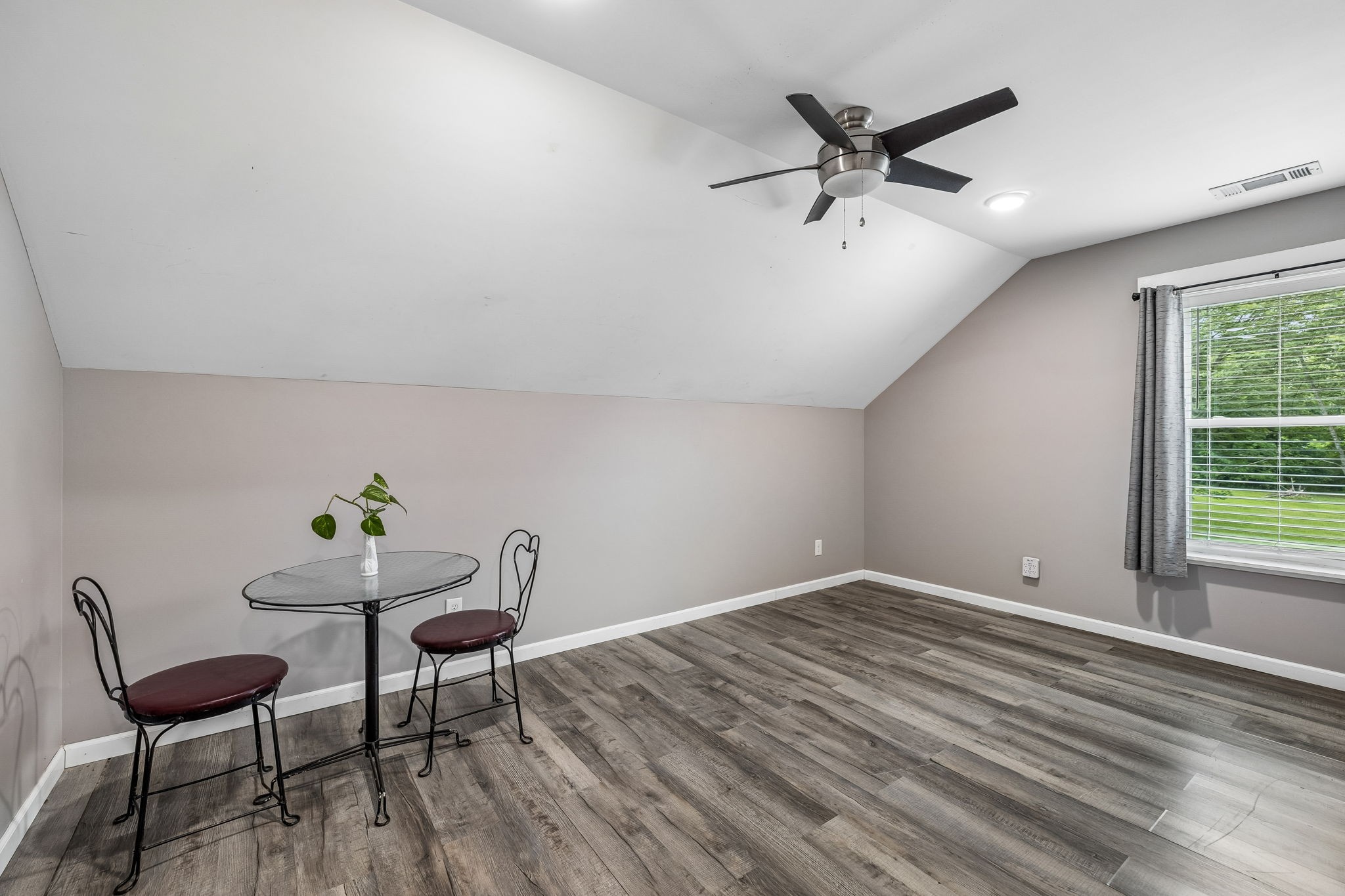 509 Iron Hill Rd