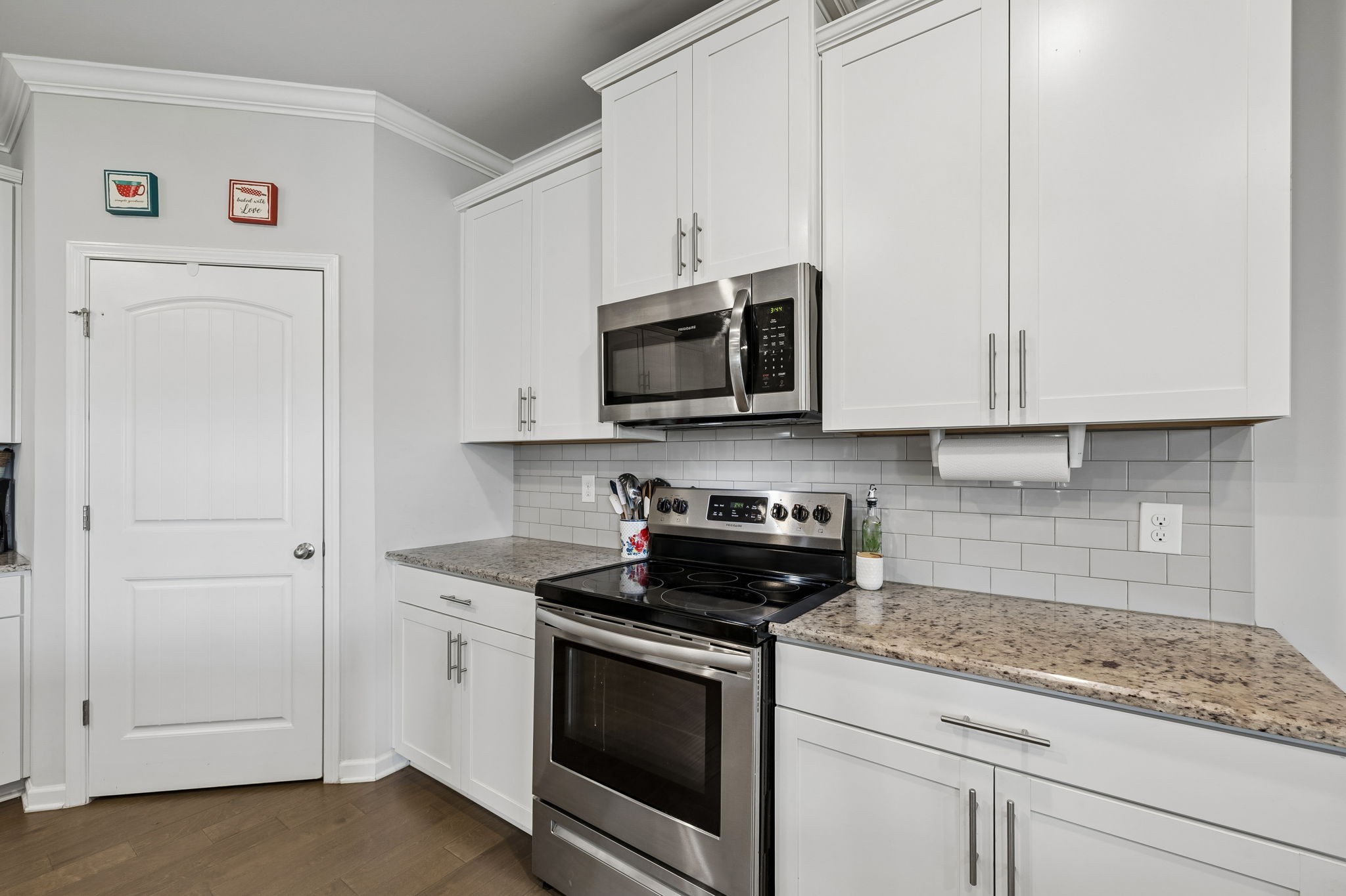 9003 Lockeland Dr