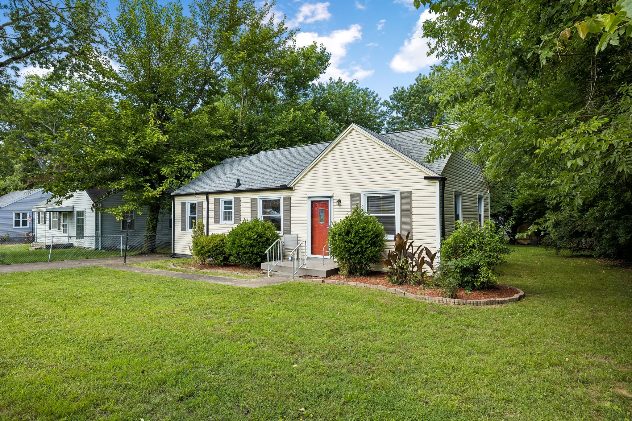 1005 Aladdin Dr