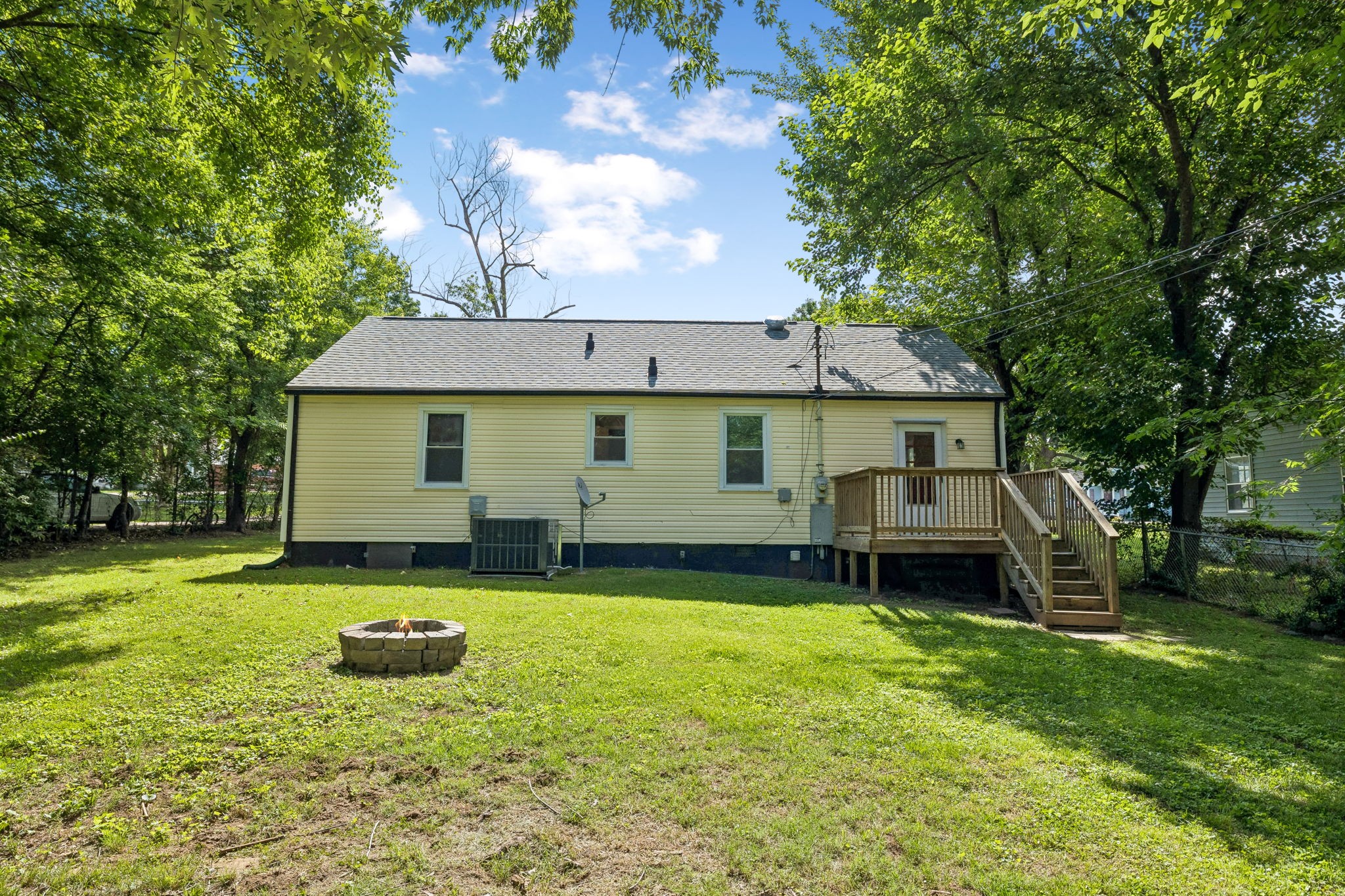 1005 Aladdin Dr