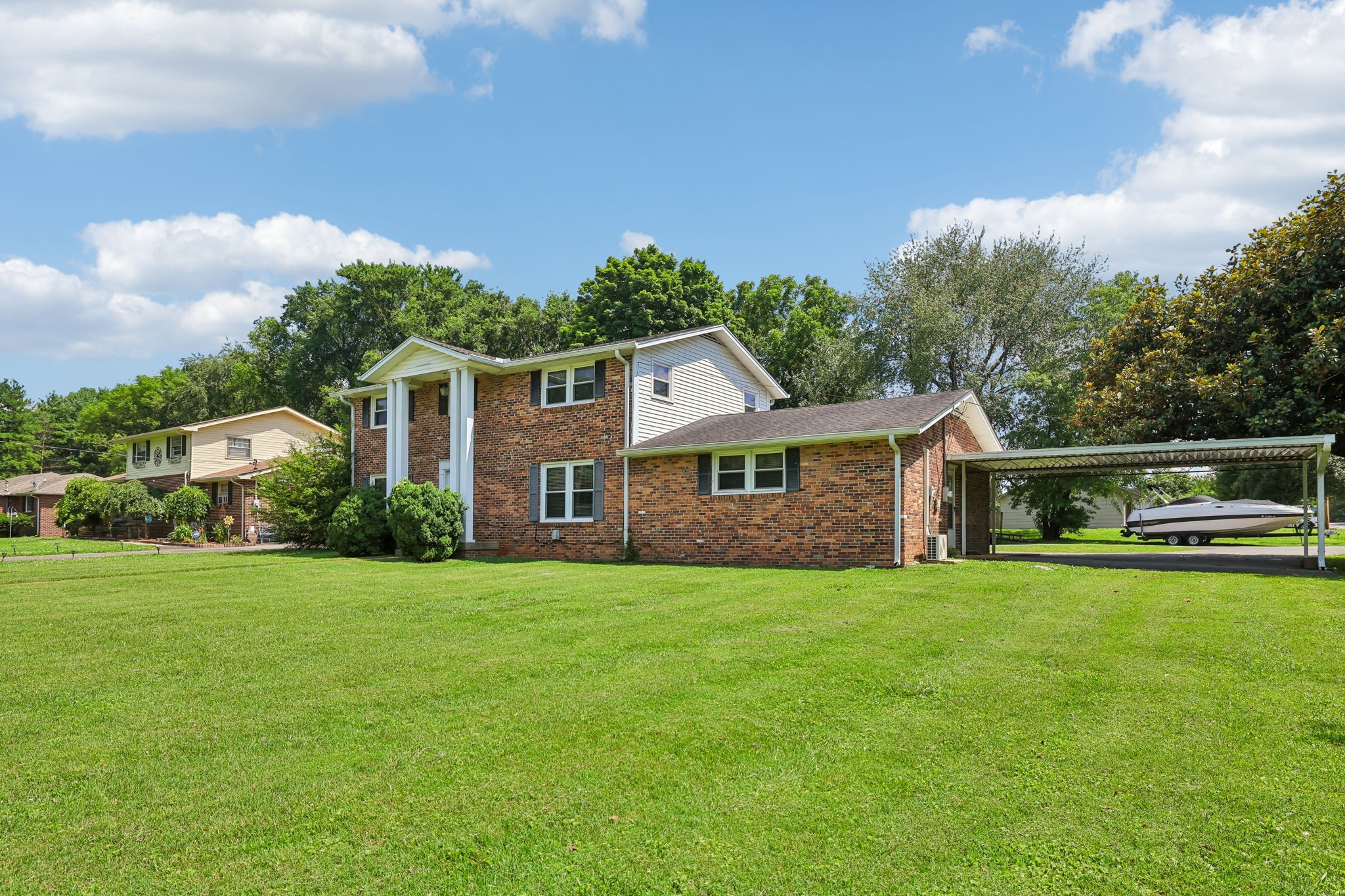 1323 Dawson Pl