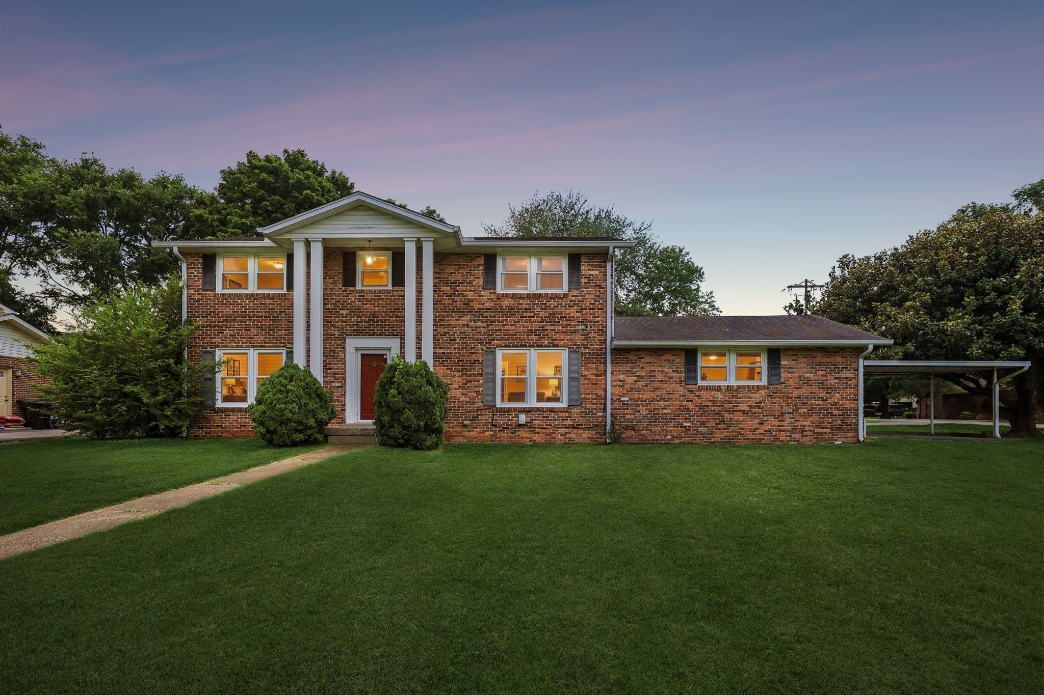 1323 Dawson Pl