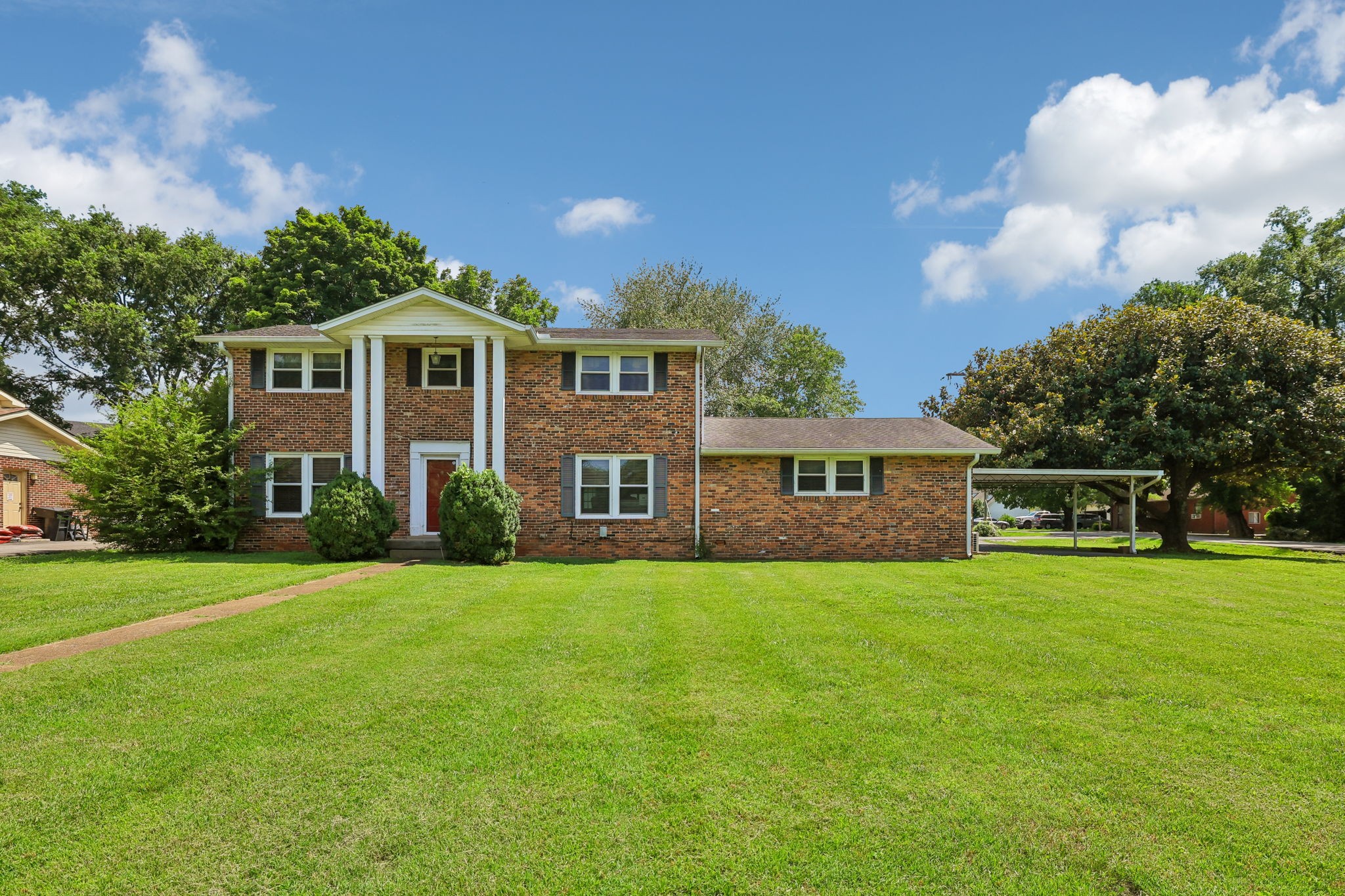 1323 Dawson Pl