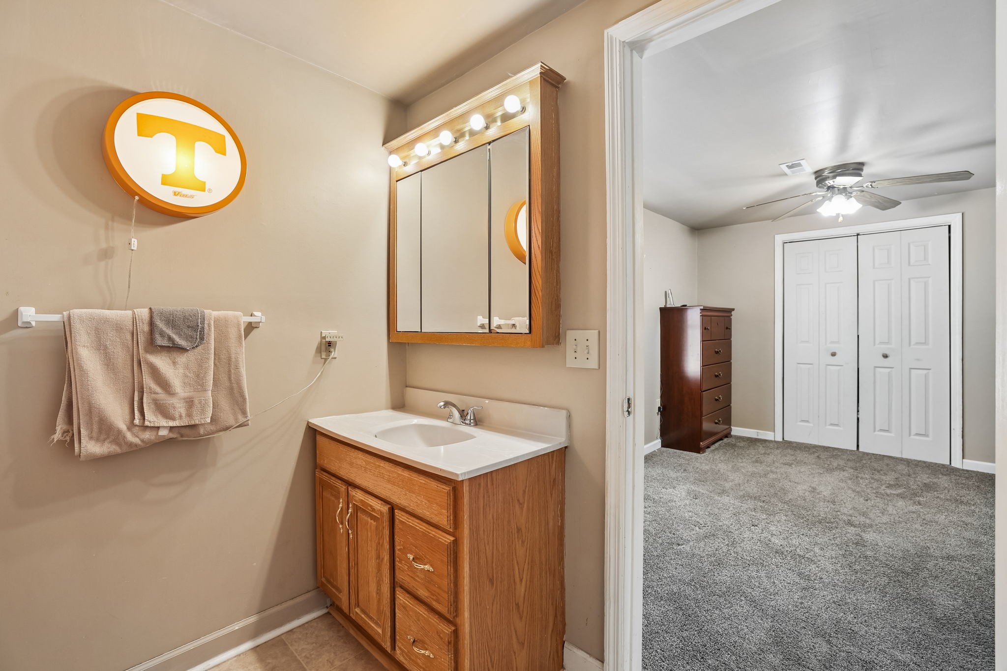 1323 Dawson Pl