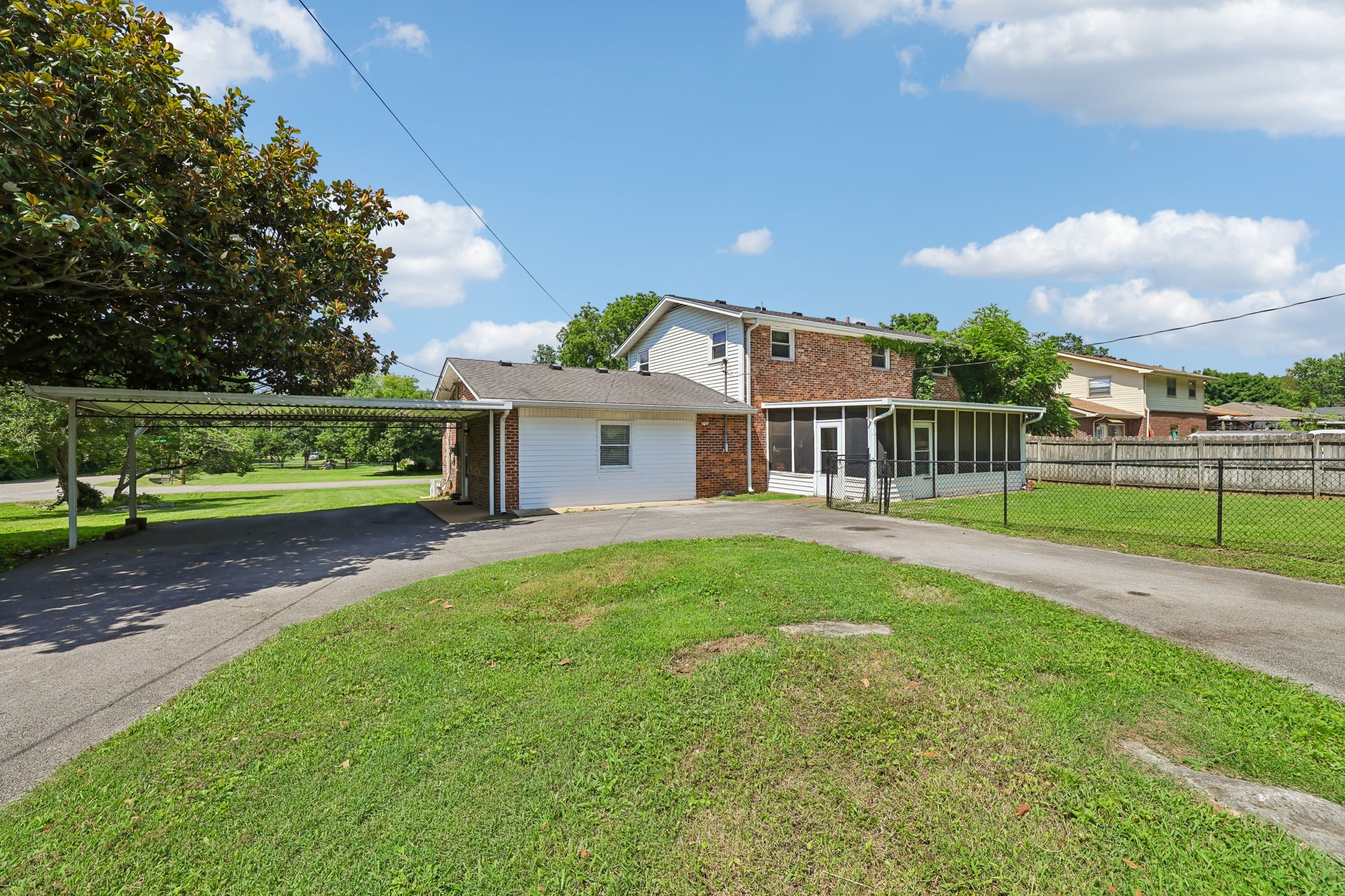 1323 Dawson Pl