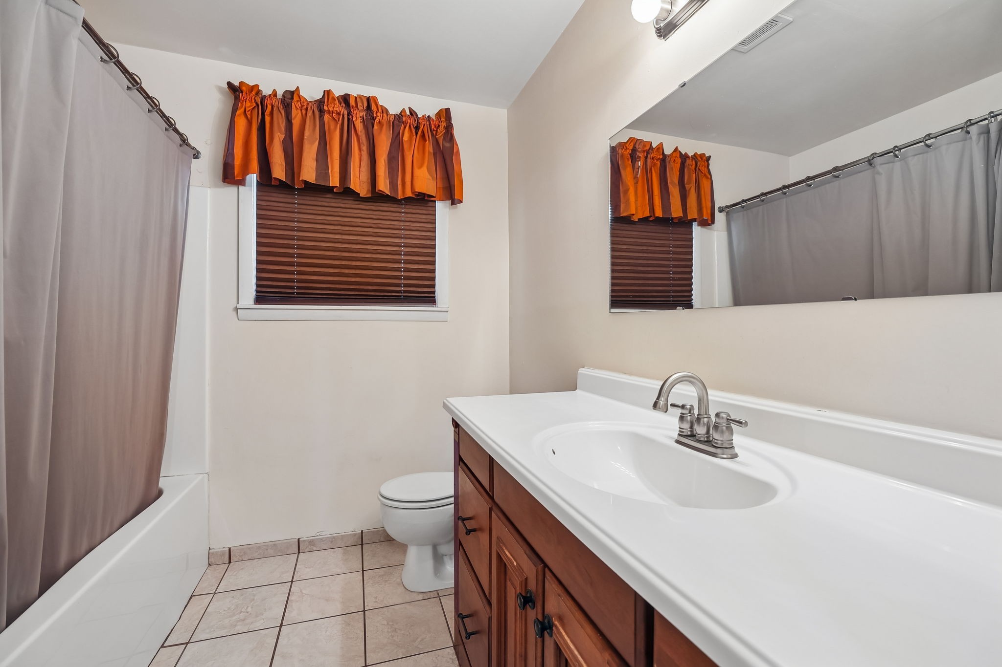 1323 Dawson Pl