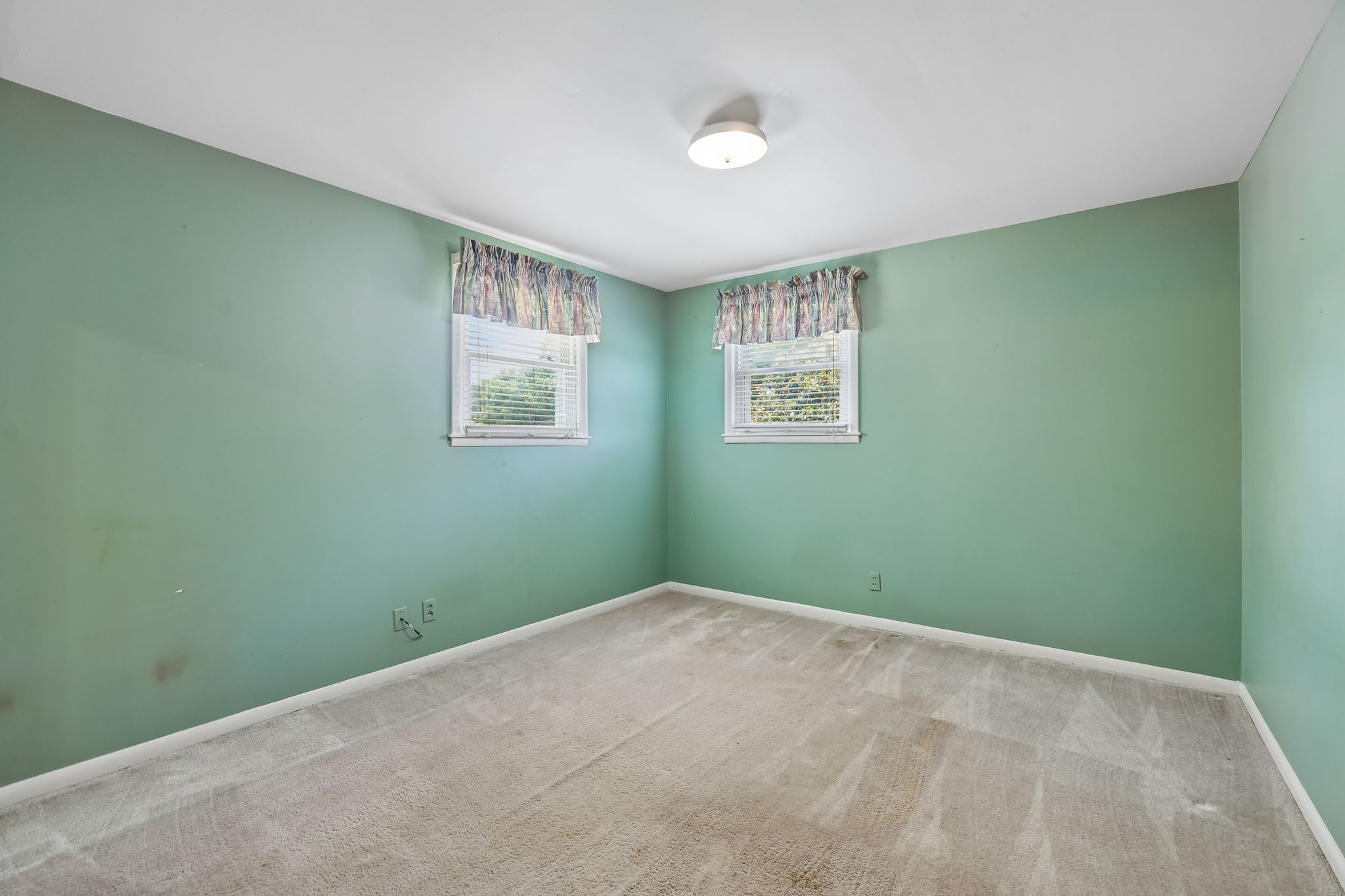 1323 Dawson Pl