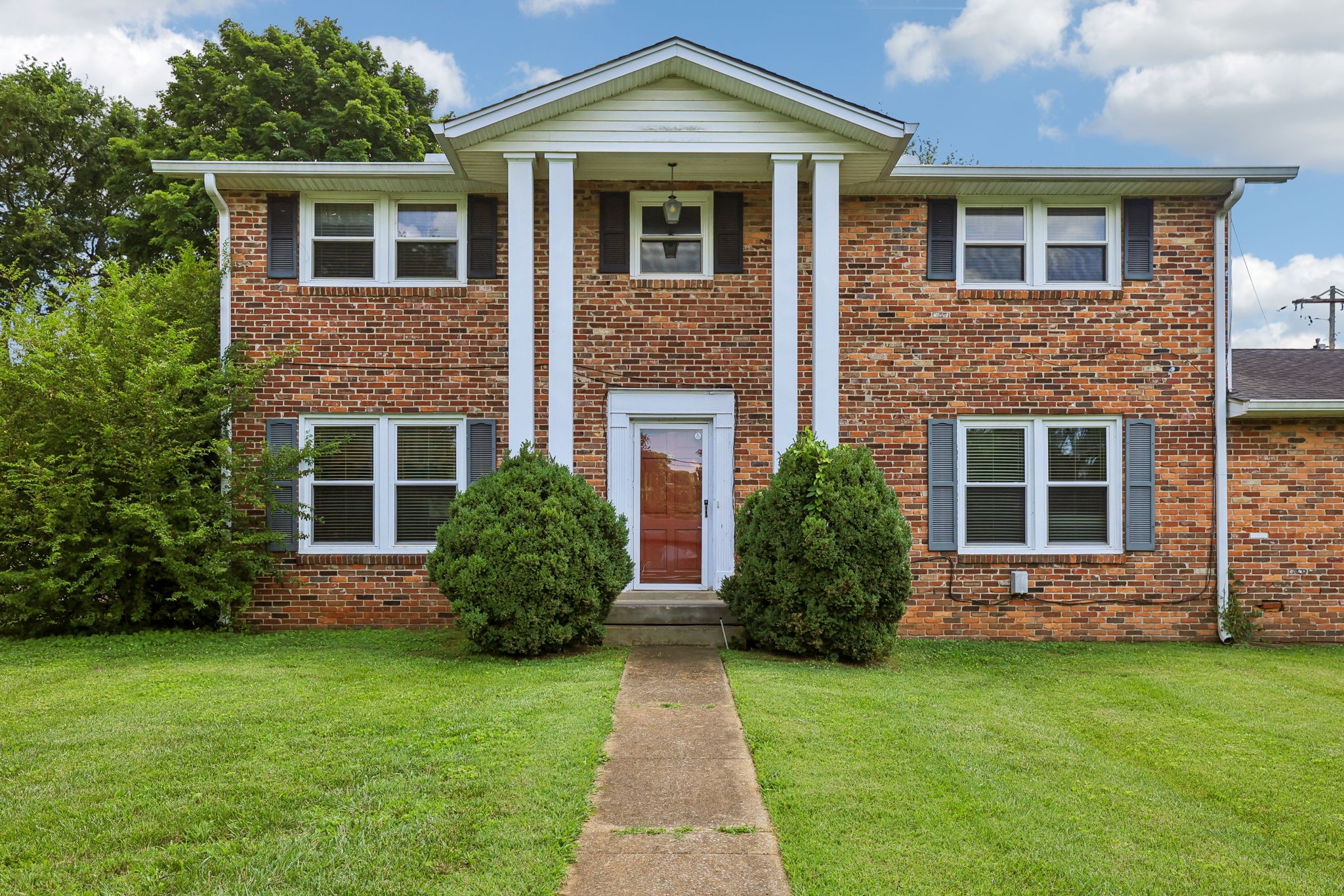1323 Dawson Pl