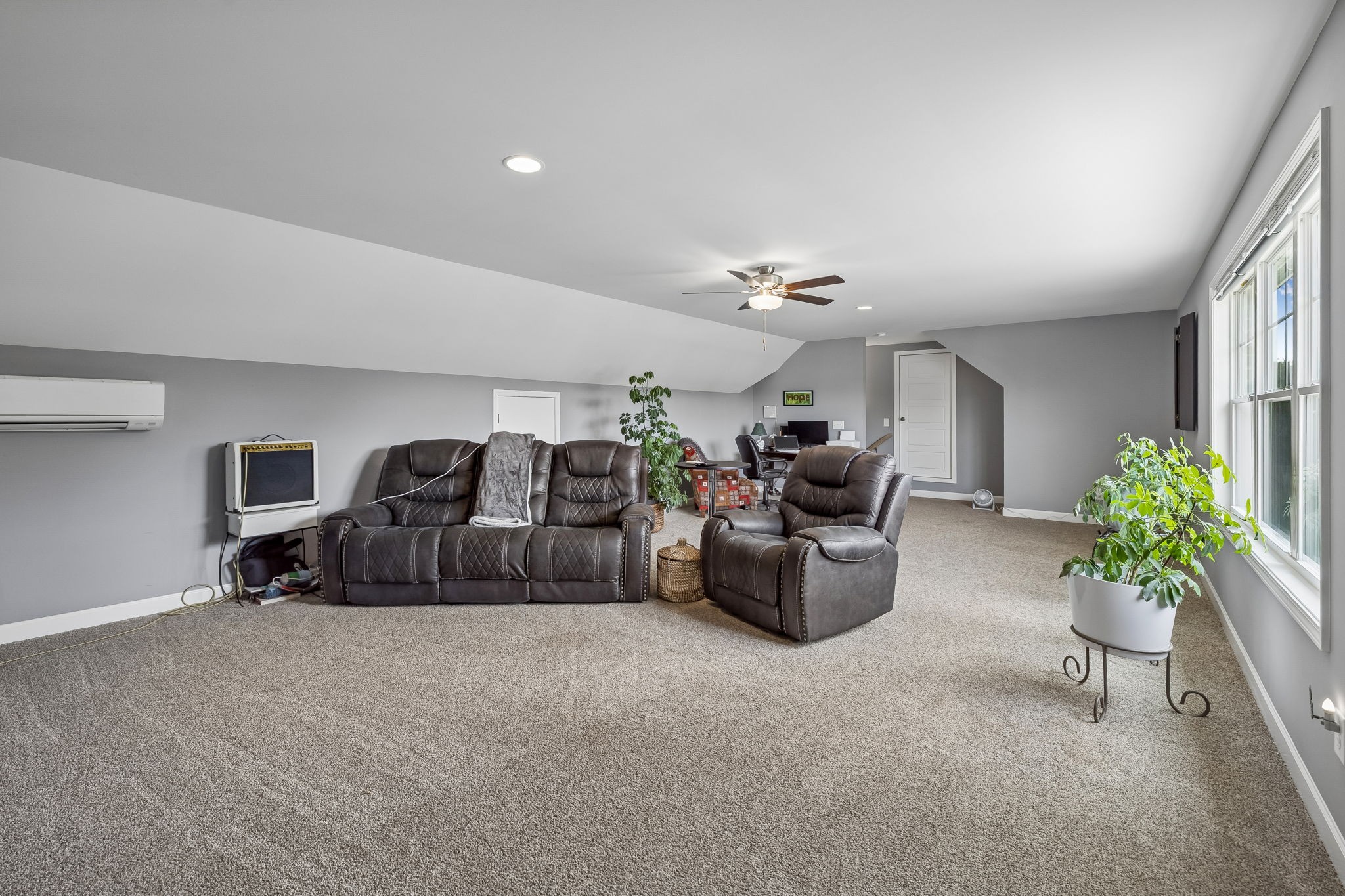 1035 Robert Lee Dr