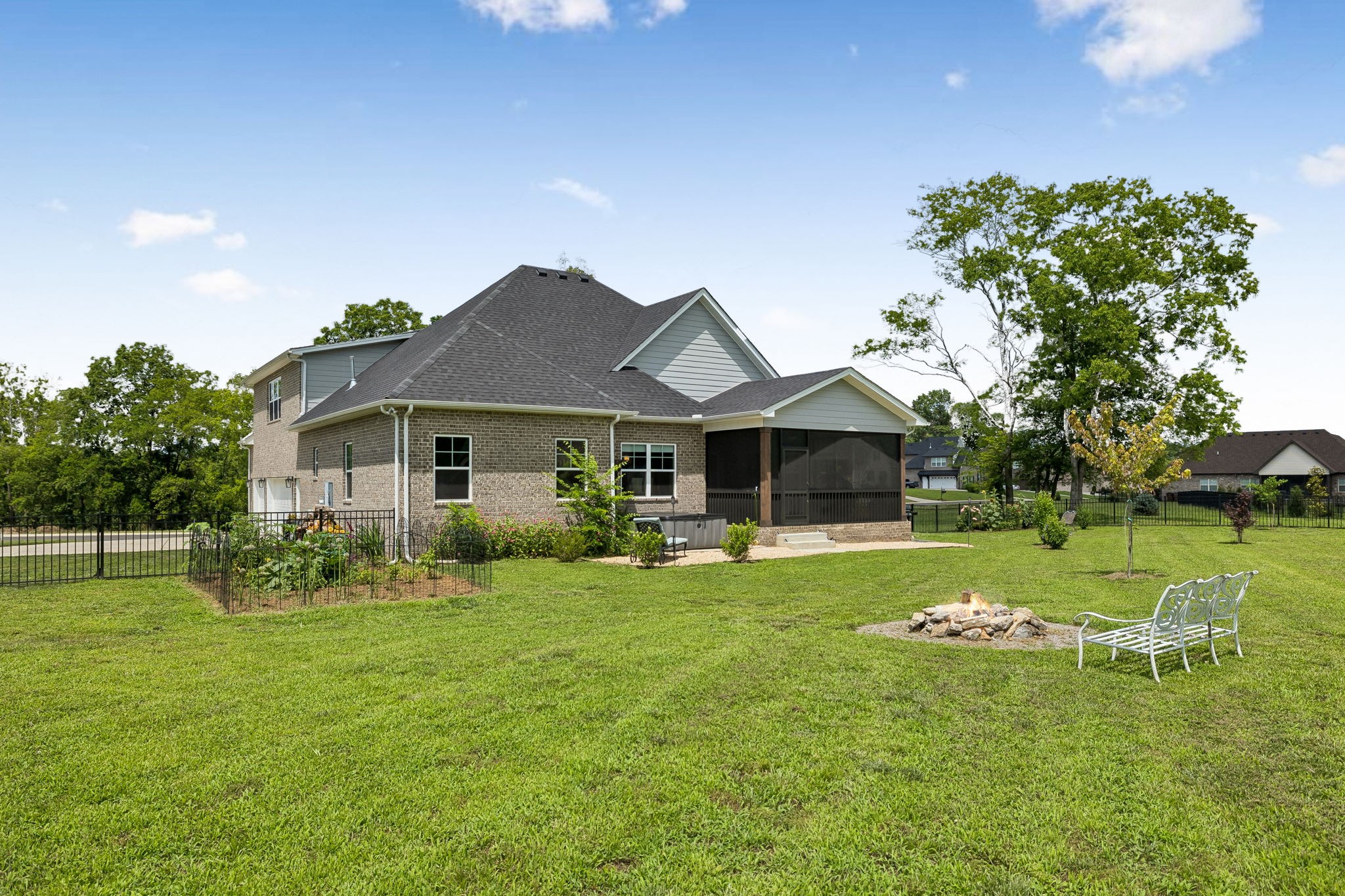 1035 Robert Lee Dr
