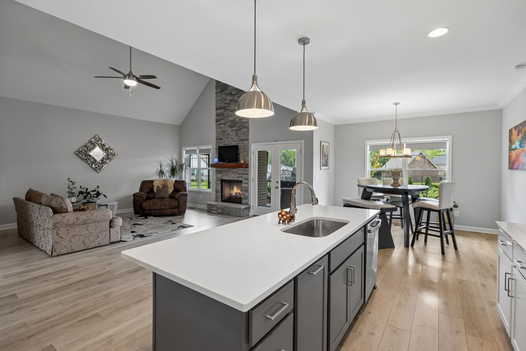 1035 Robert Lee Dr
