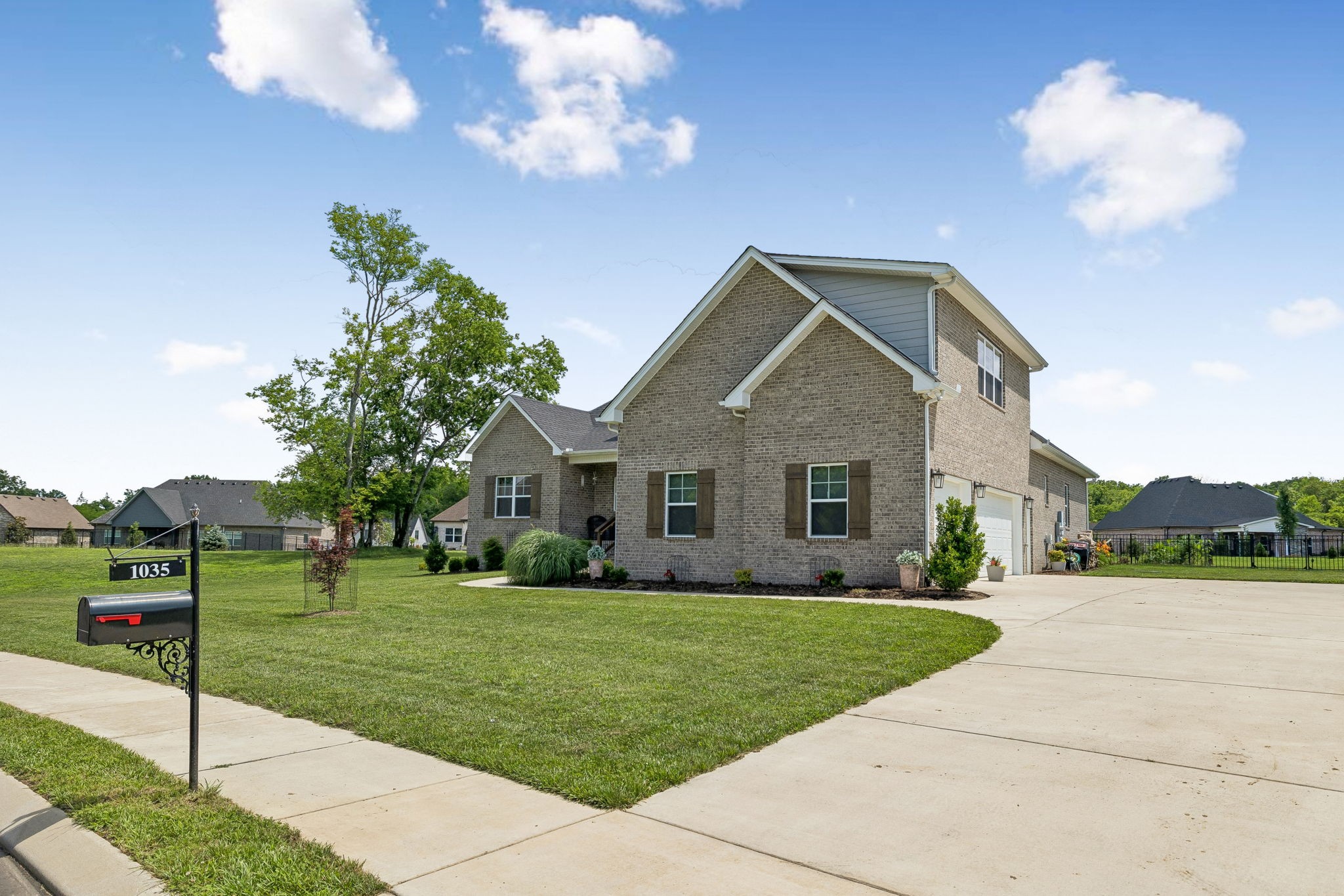 1035 Robert Lee Dr